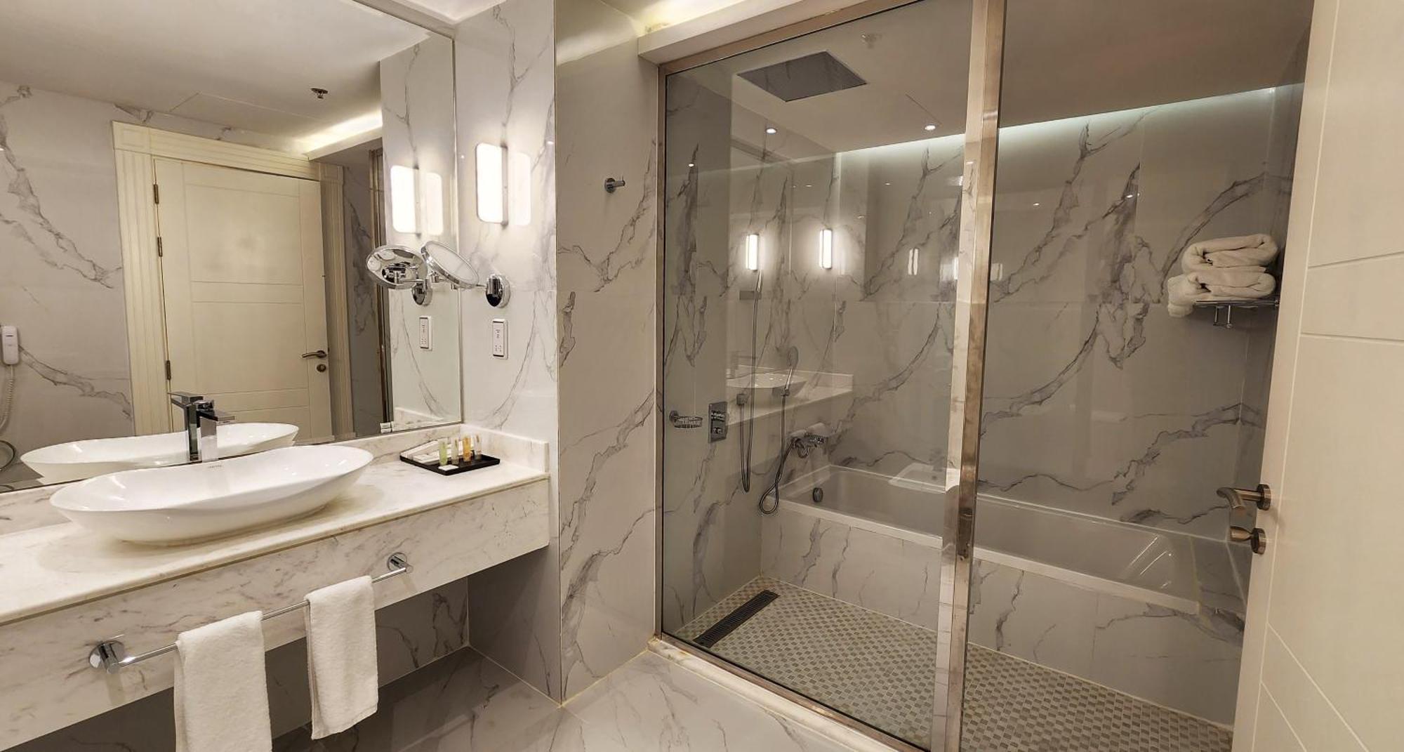 Royal Suite 2 Bedrooms – Sea View