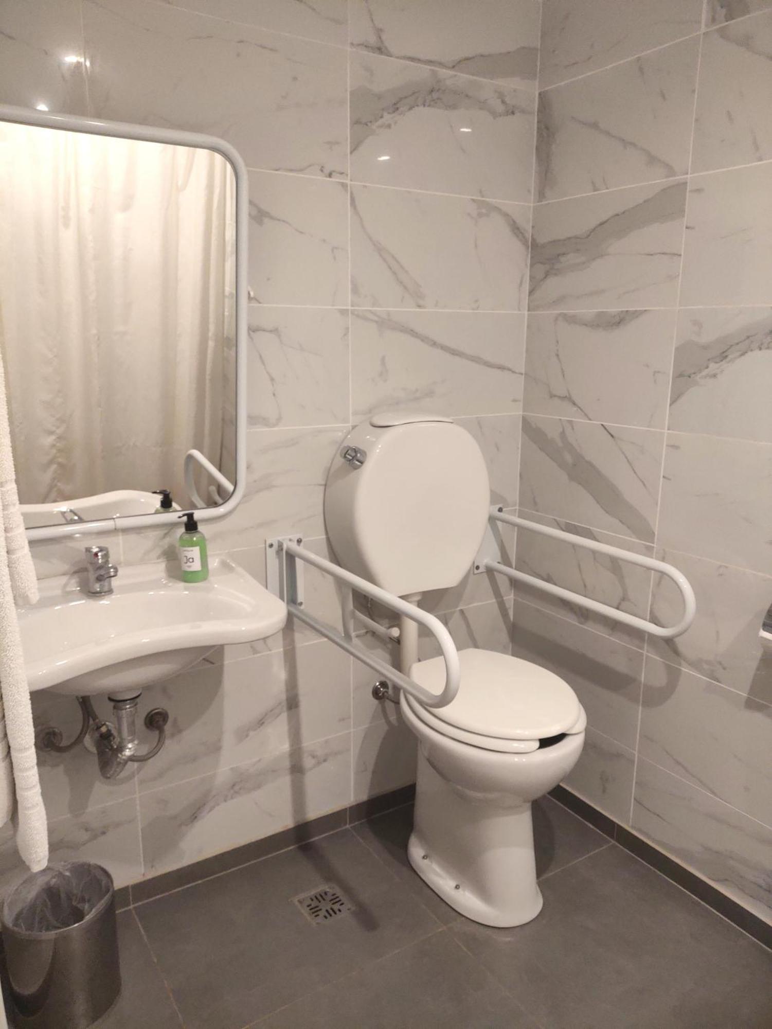 Queen Room Mobility Access or Non-Smoking