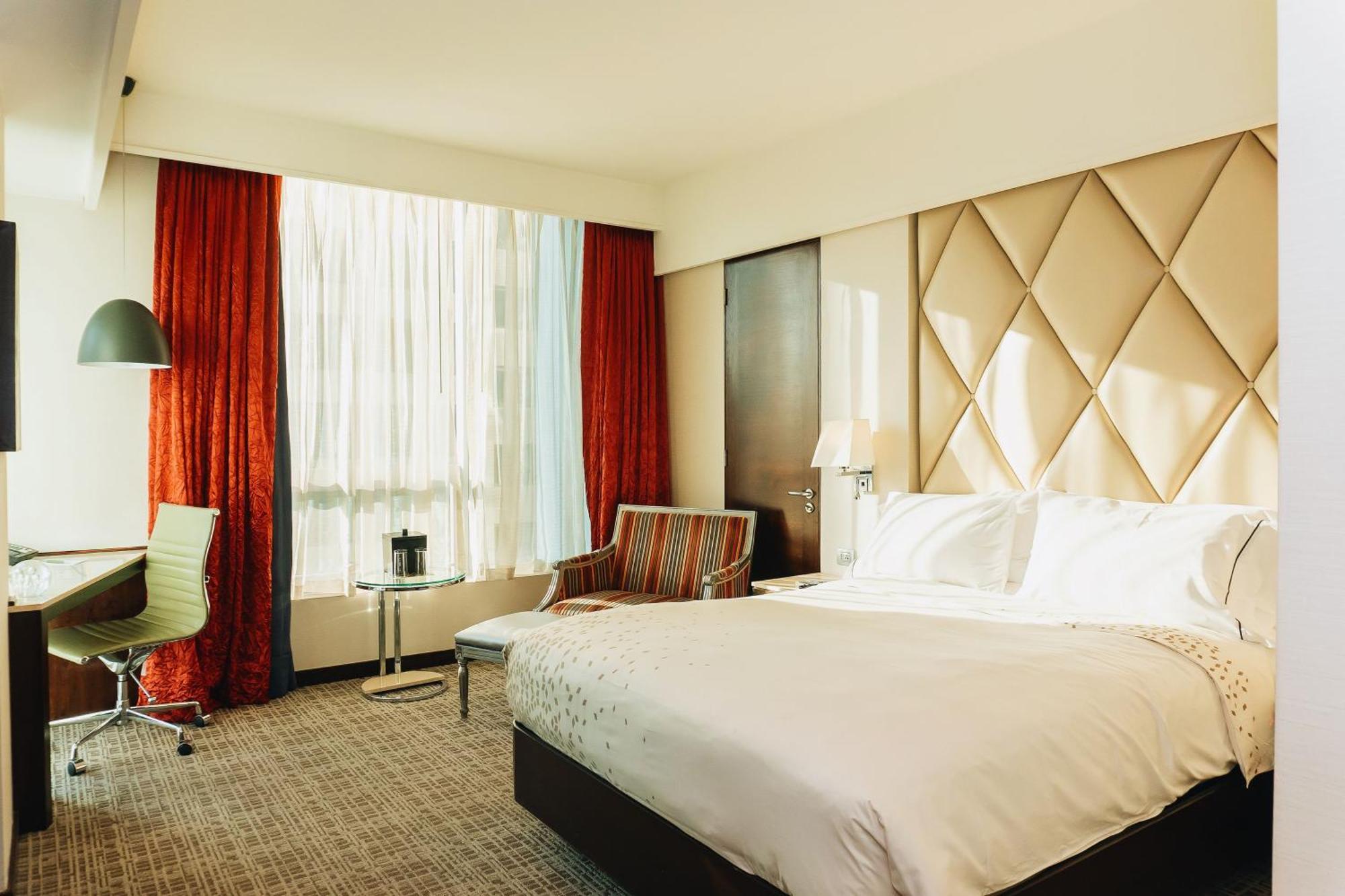 Concierge level Guest room 1 Queen