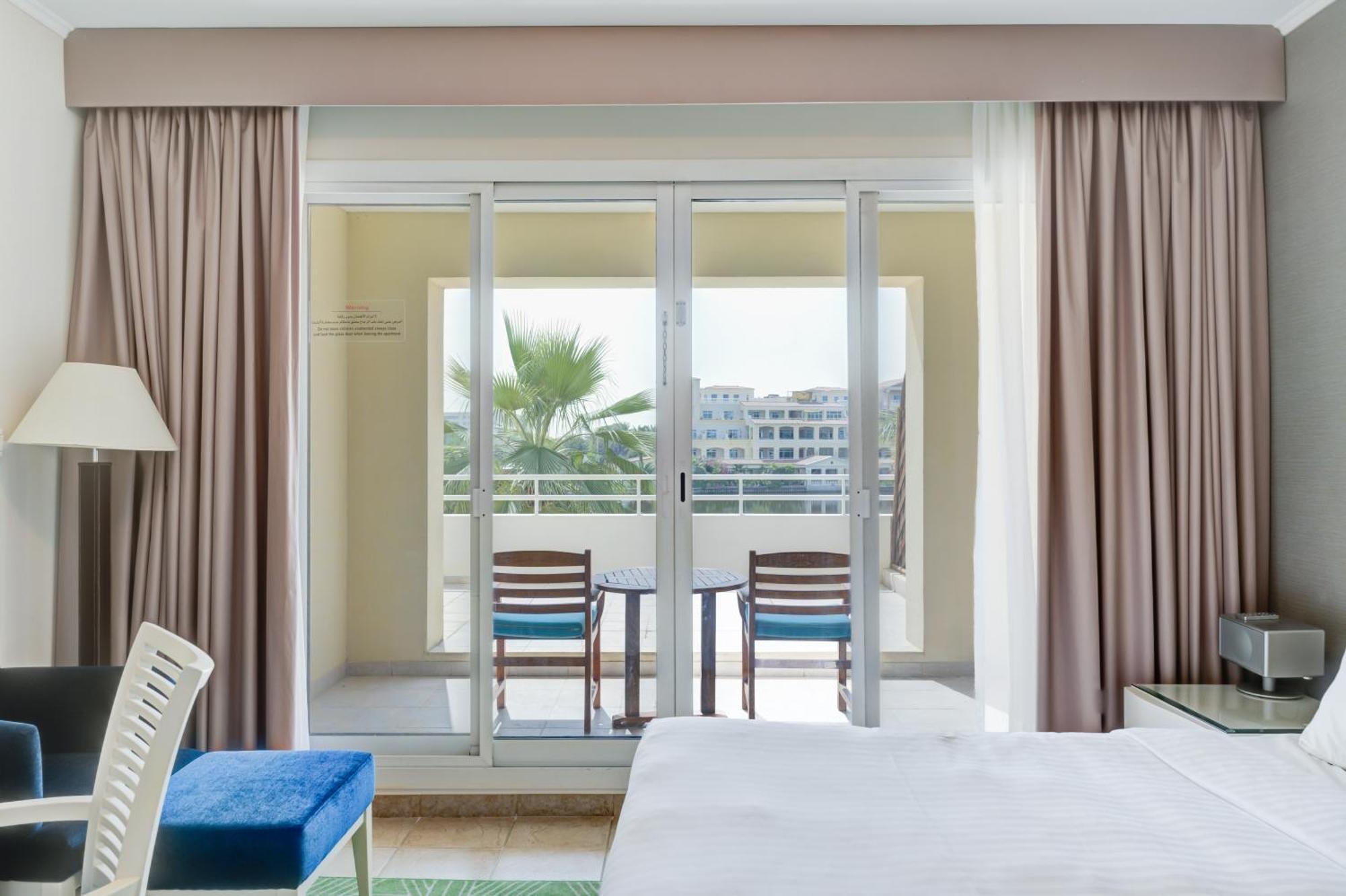 Two-Bedroom Apartment Balcony Lake View
