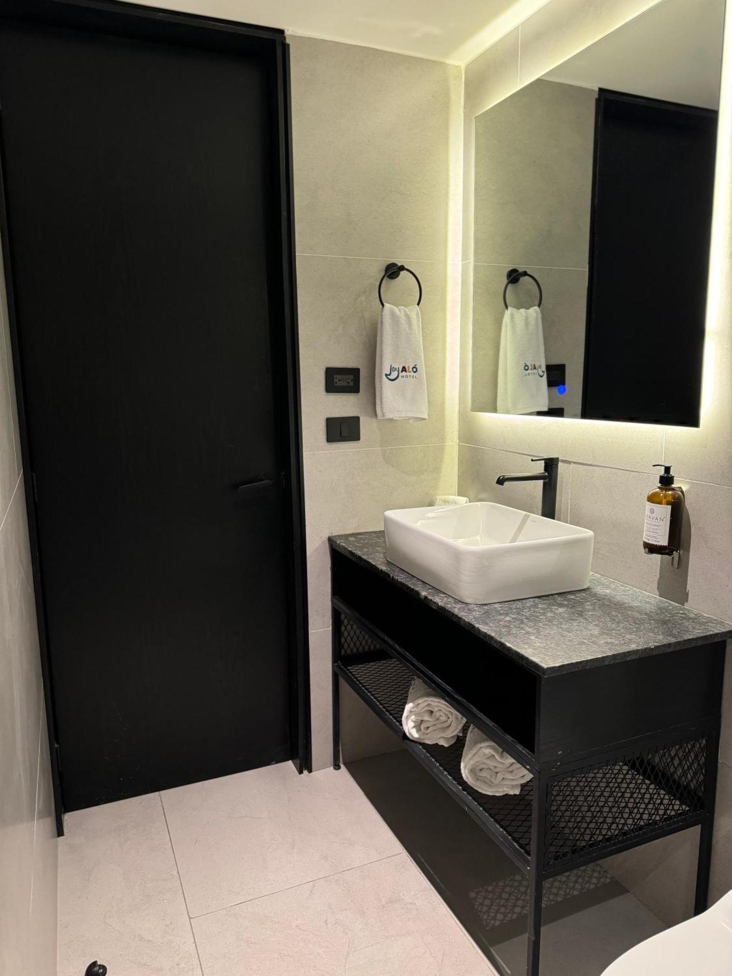 Standard Double Suite