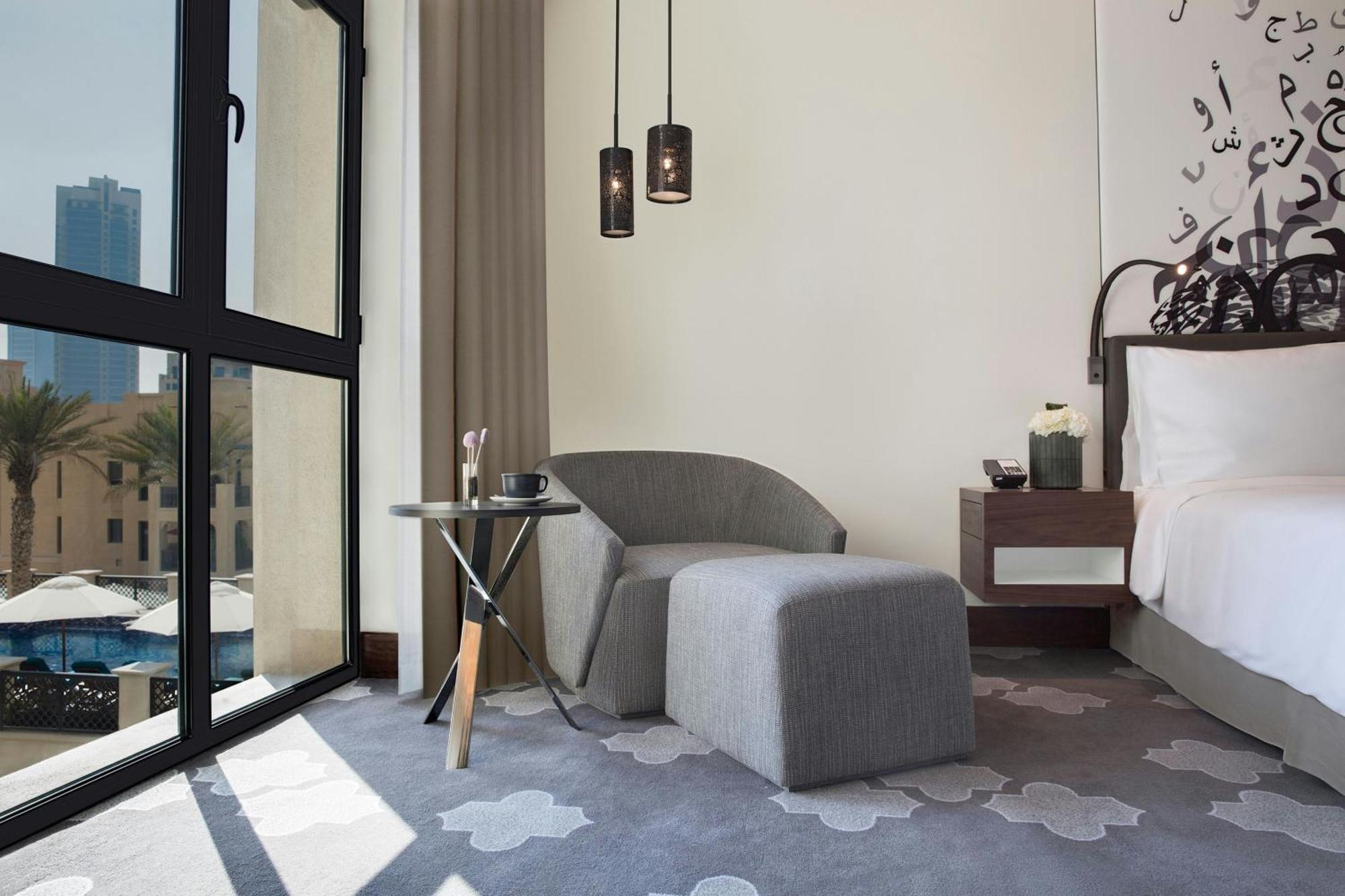 Deluxe King Room City View