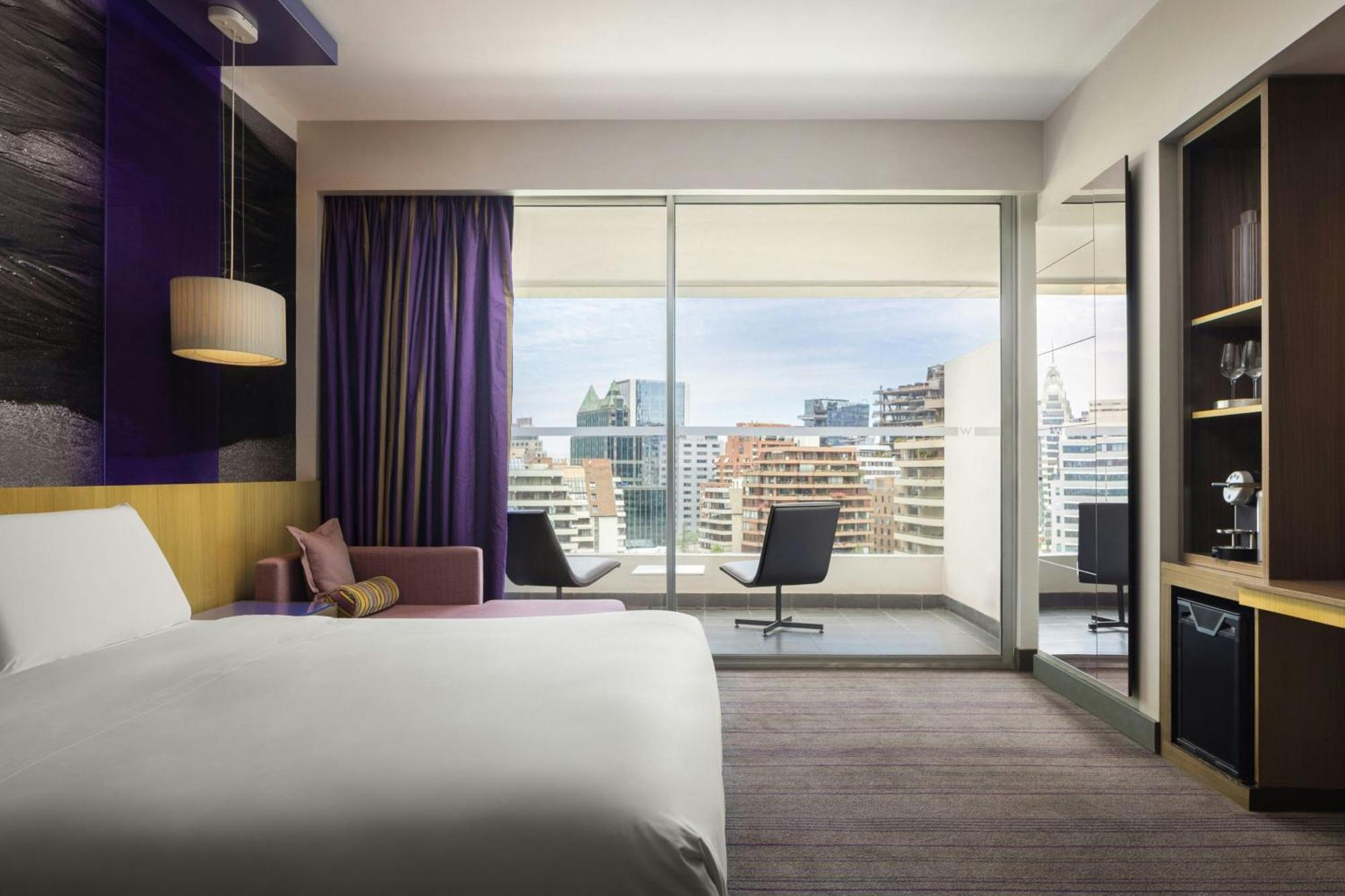 Spectacular King Guest room 1 King City view Balcony