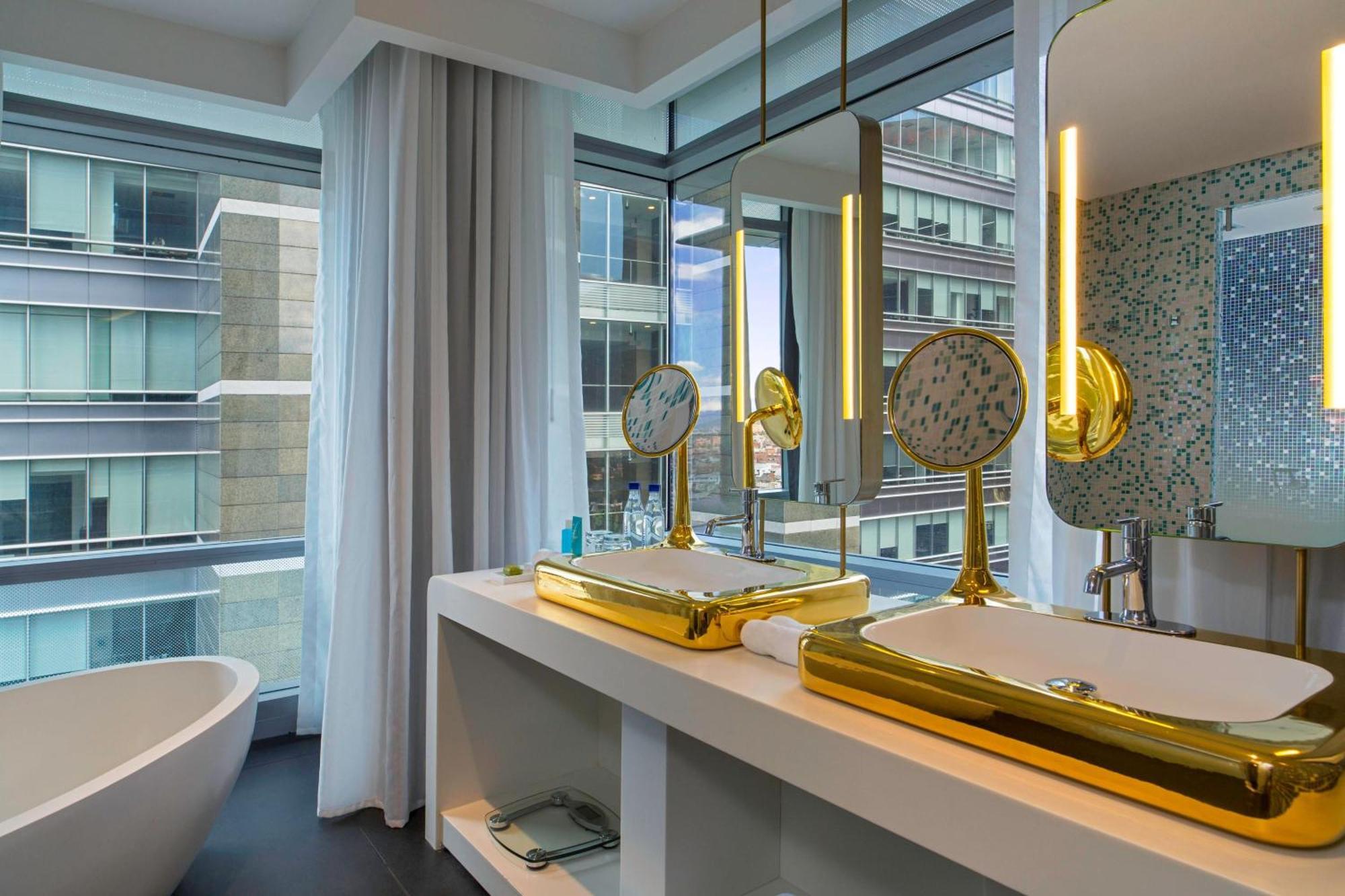 One-Bedroom Vice Presidential Penthouse Suite High Floor