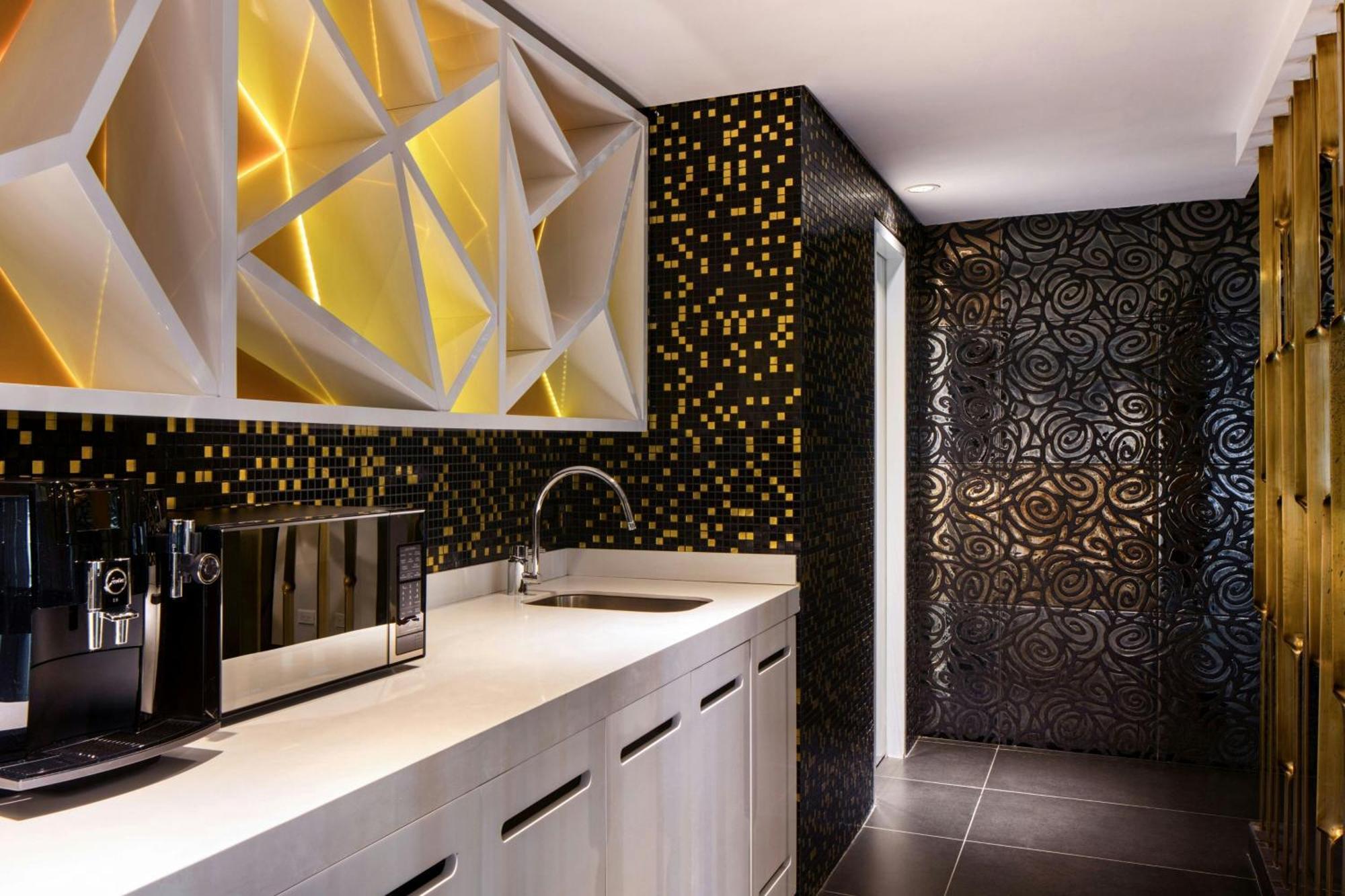 One-Bedroom Presidential Penthouse King Suite Loft