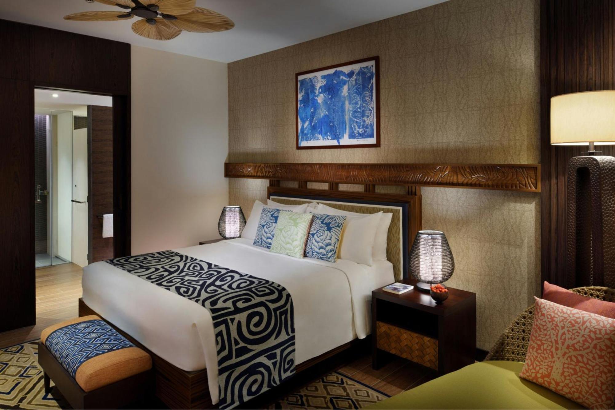 Deluxe Room 1 King River view Balcony