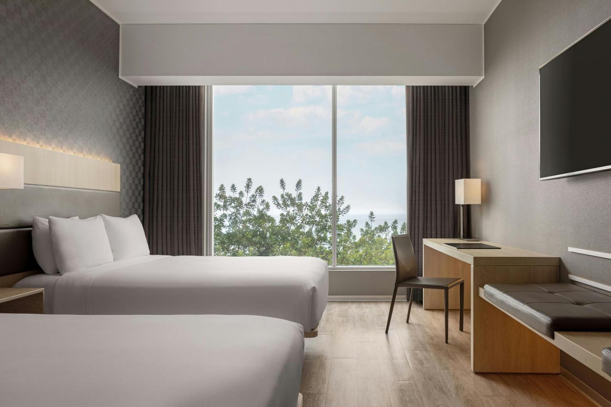 Deluxe Double Room Partial Ocean View