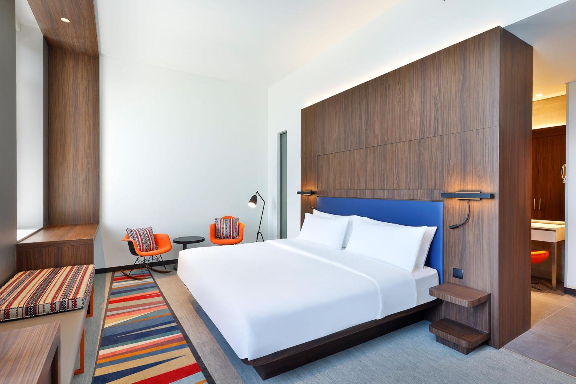 Aloft King Room