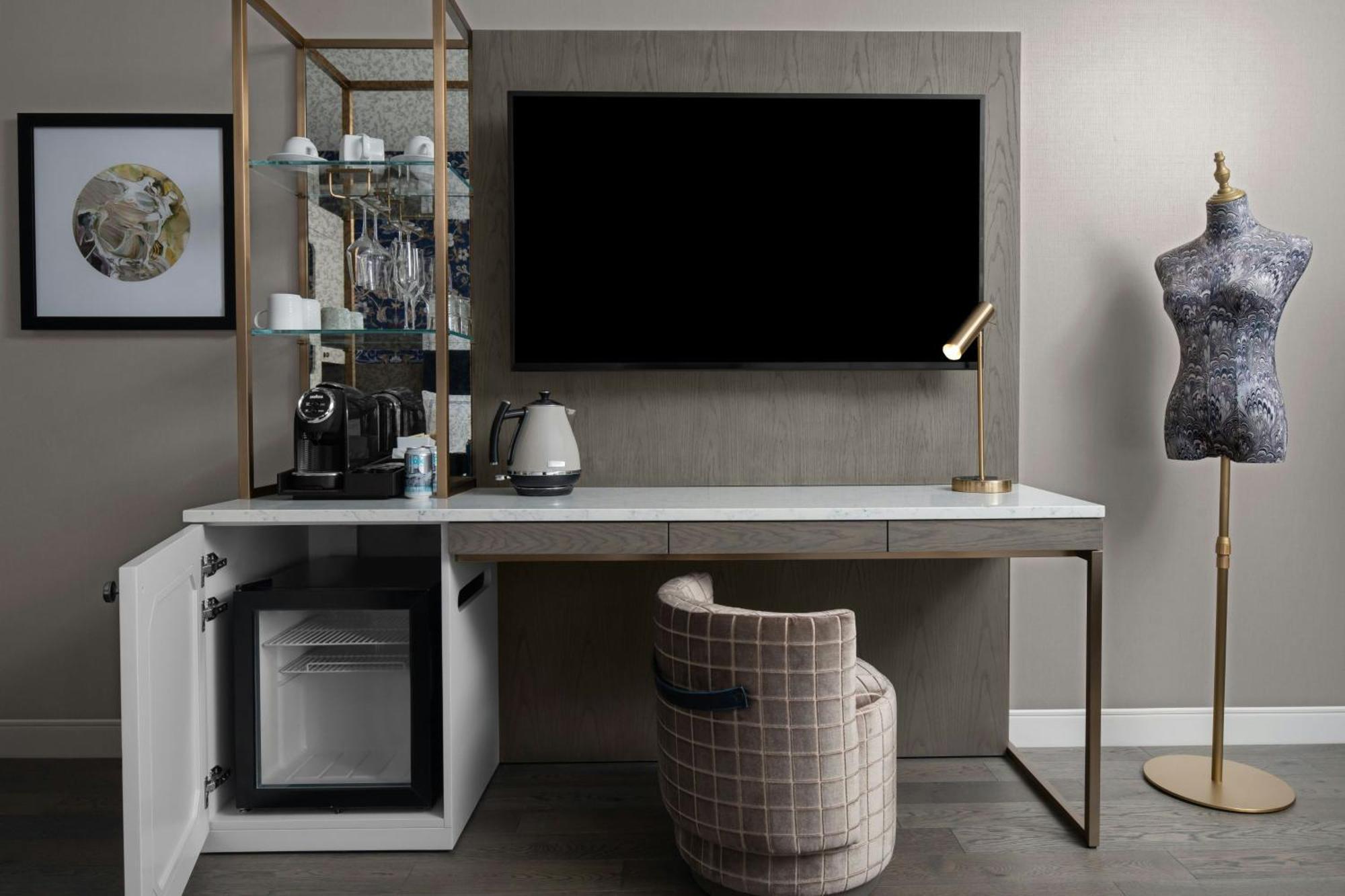 One-Bedroom King Suite - City View