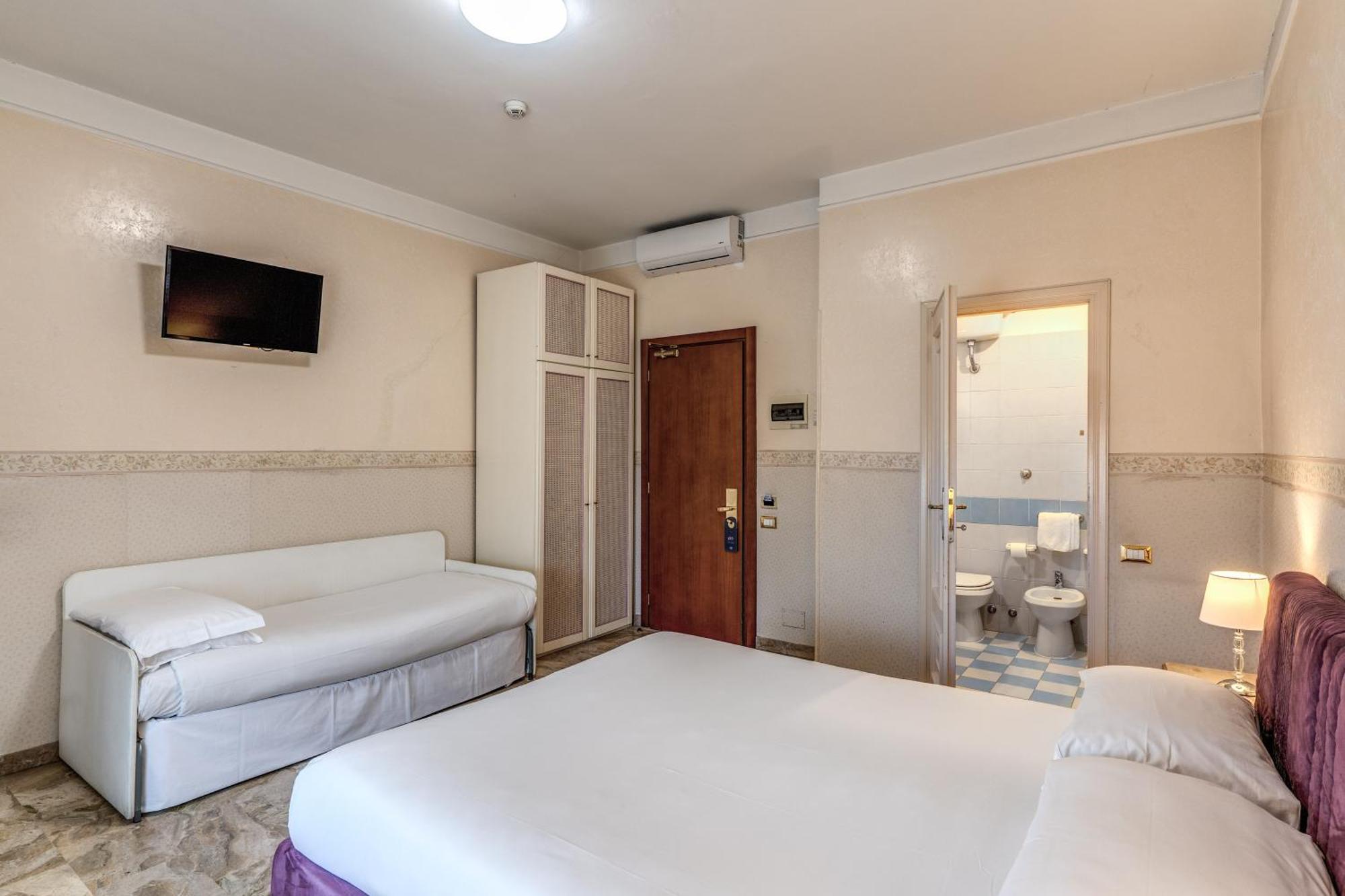 Classic Triple Room