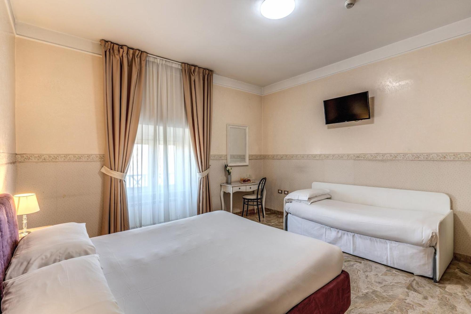 Classic Triple Room