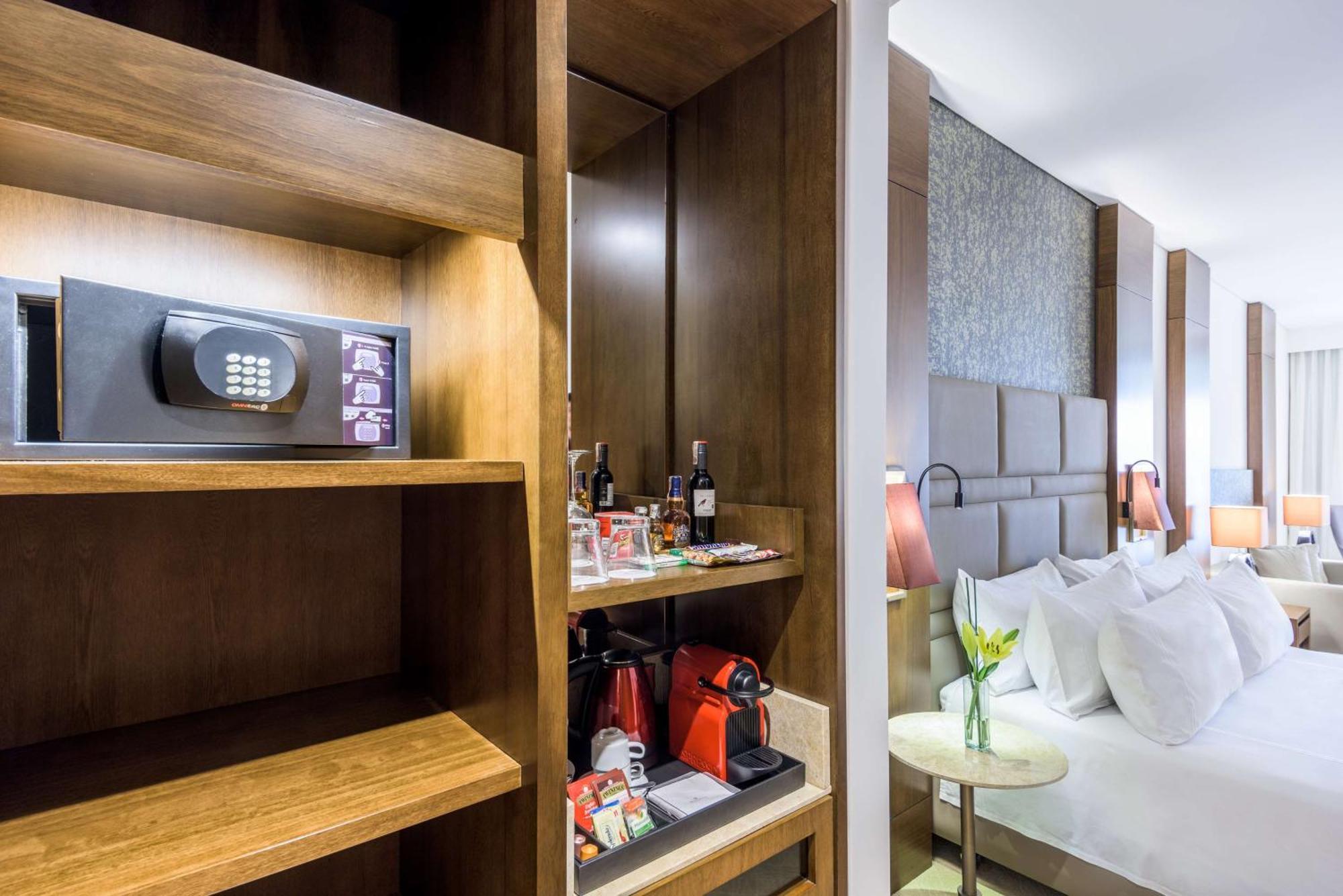 Premium Double Room Terrace Extra Bed