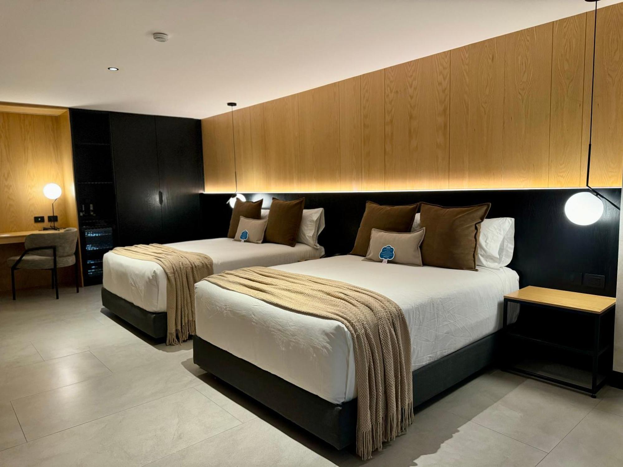 Standard Double Suite