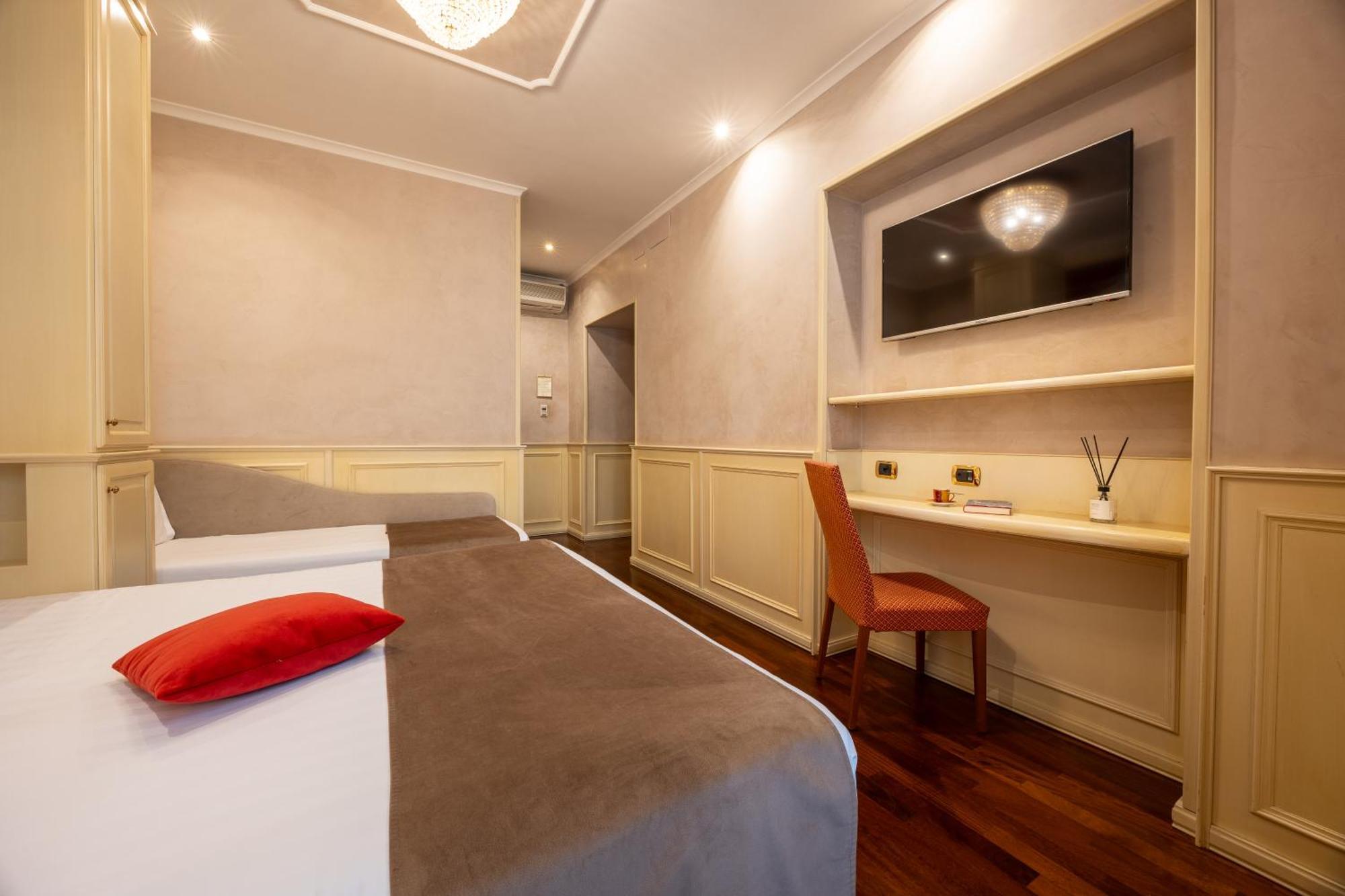 Deluxe Double or Twin Room