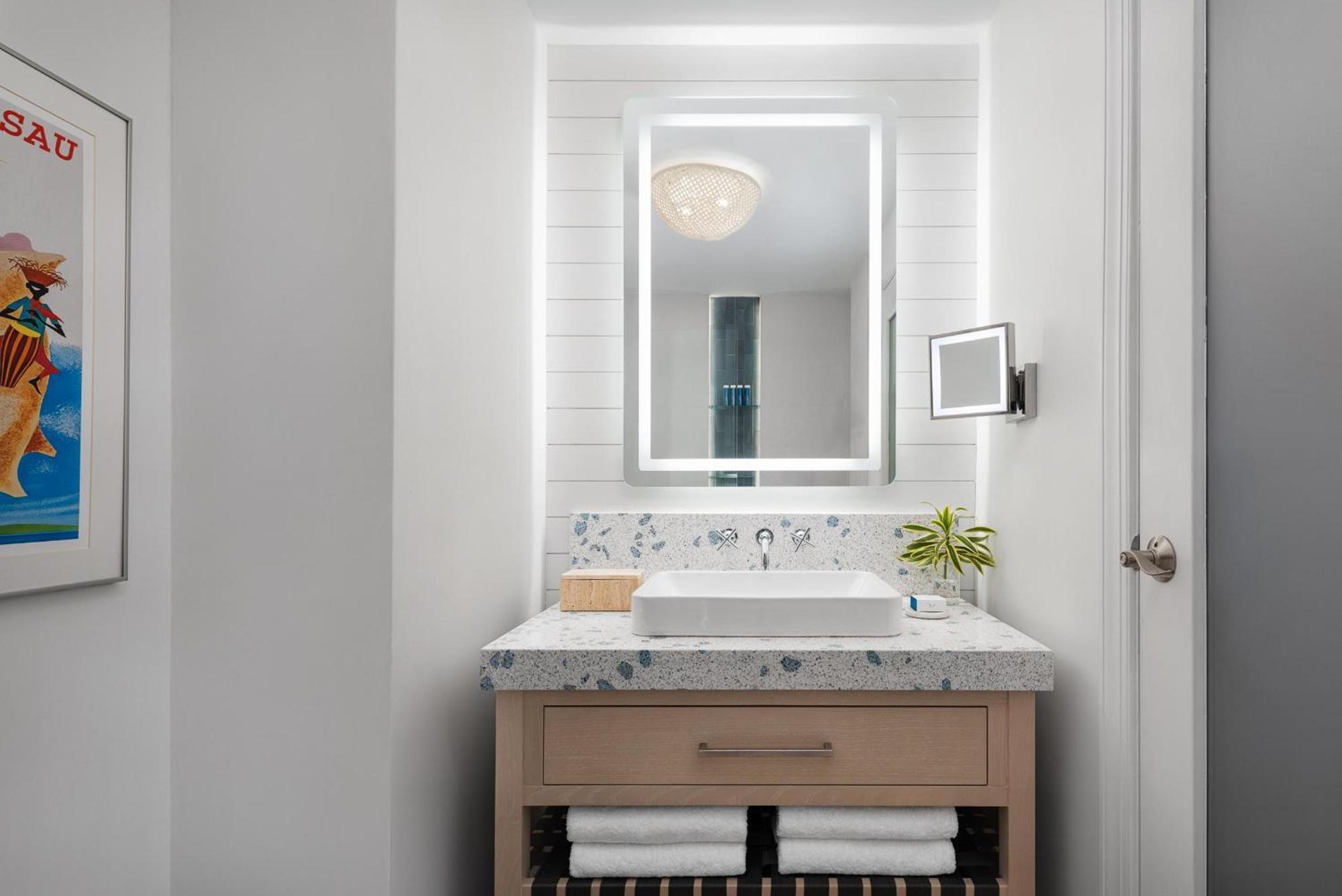 East Bay Beachfront Swim-up Butler Suite Patio Tranquility Soaking Tub