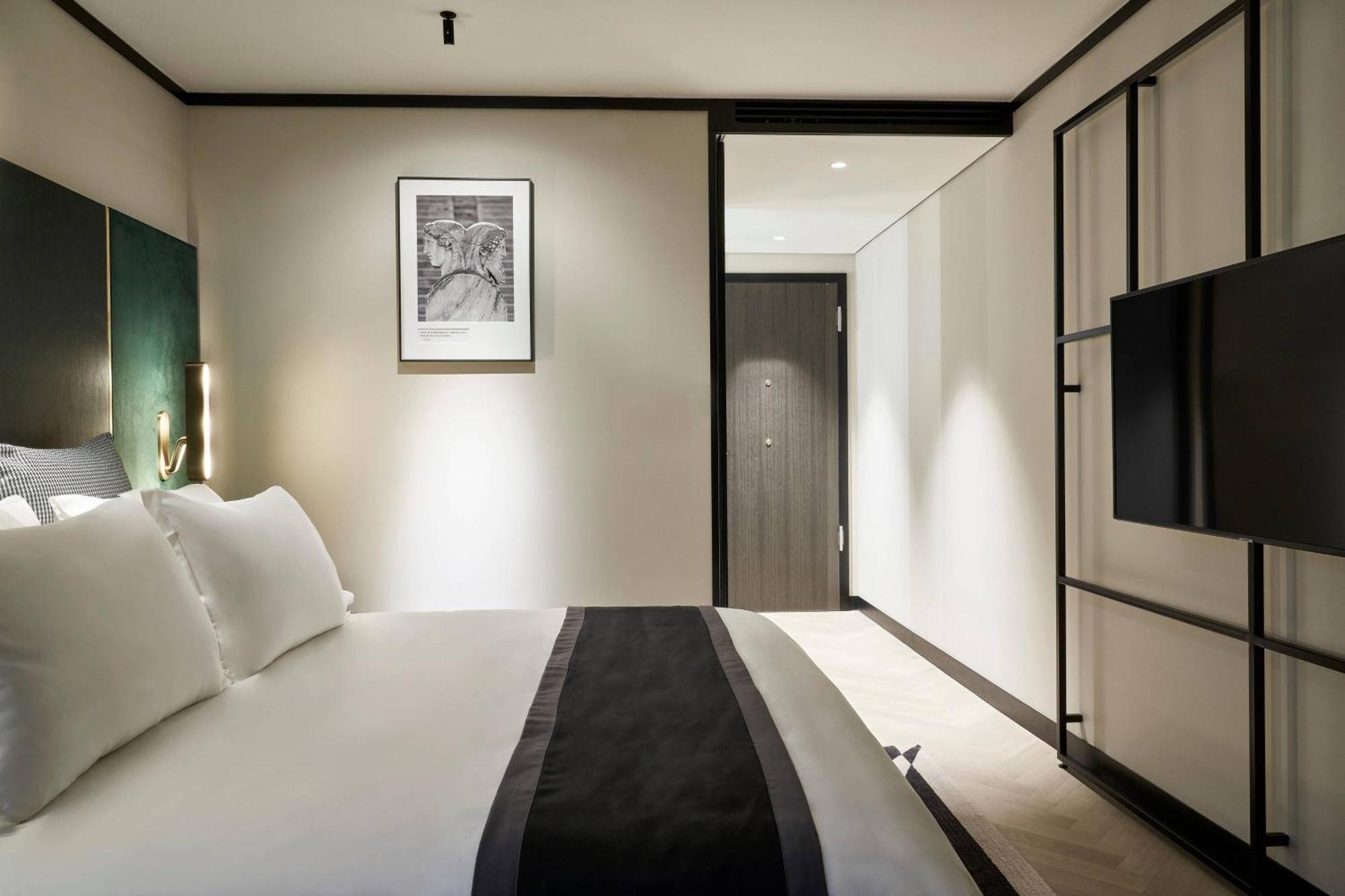 Limited View Standard Guestroom 1 King Bed