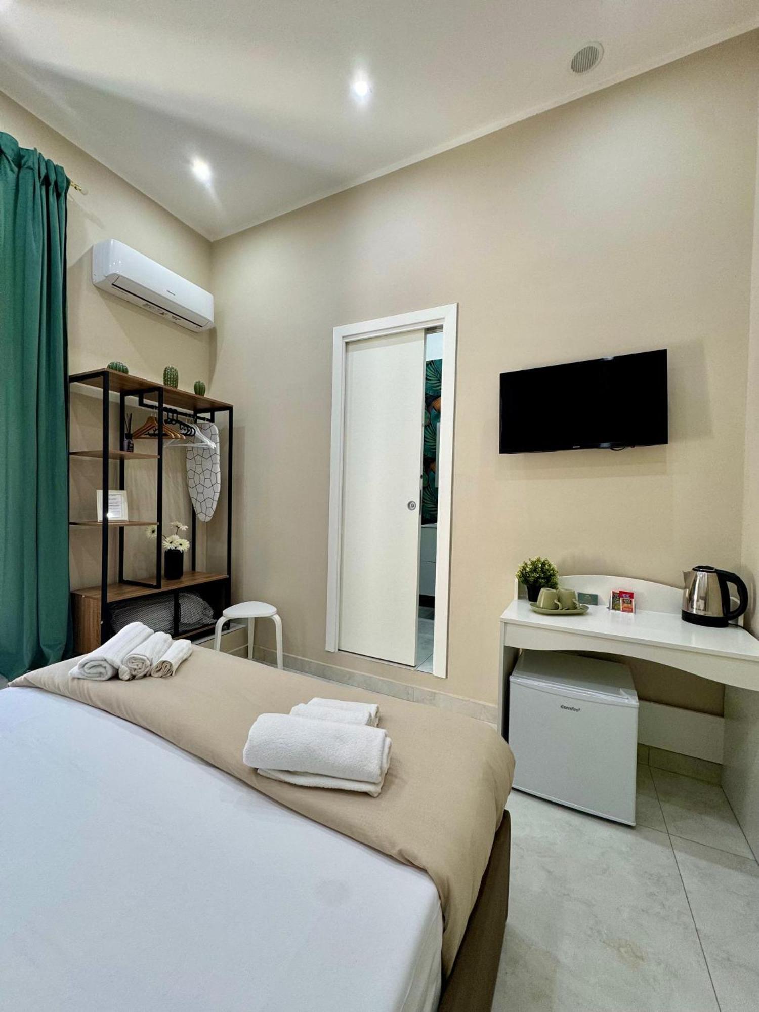 Double Room Private Bathroom
