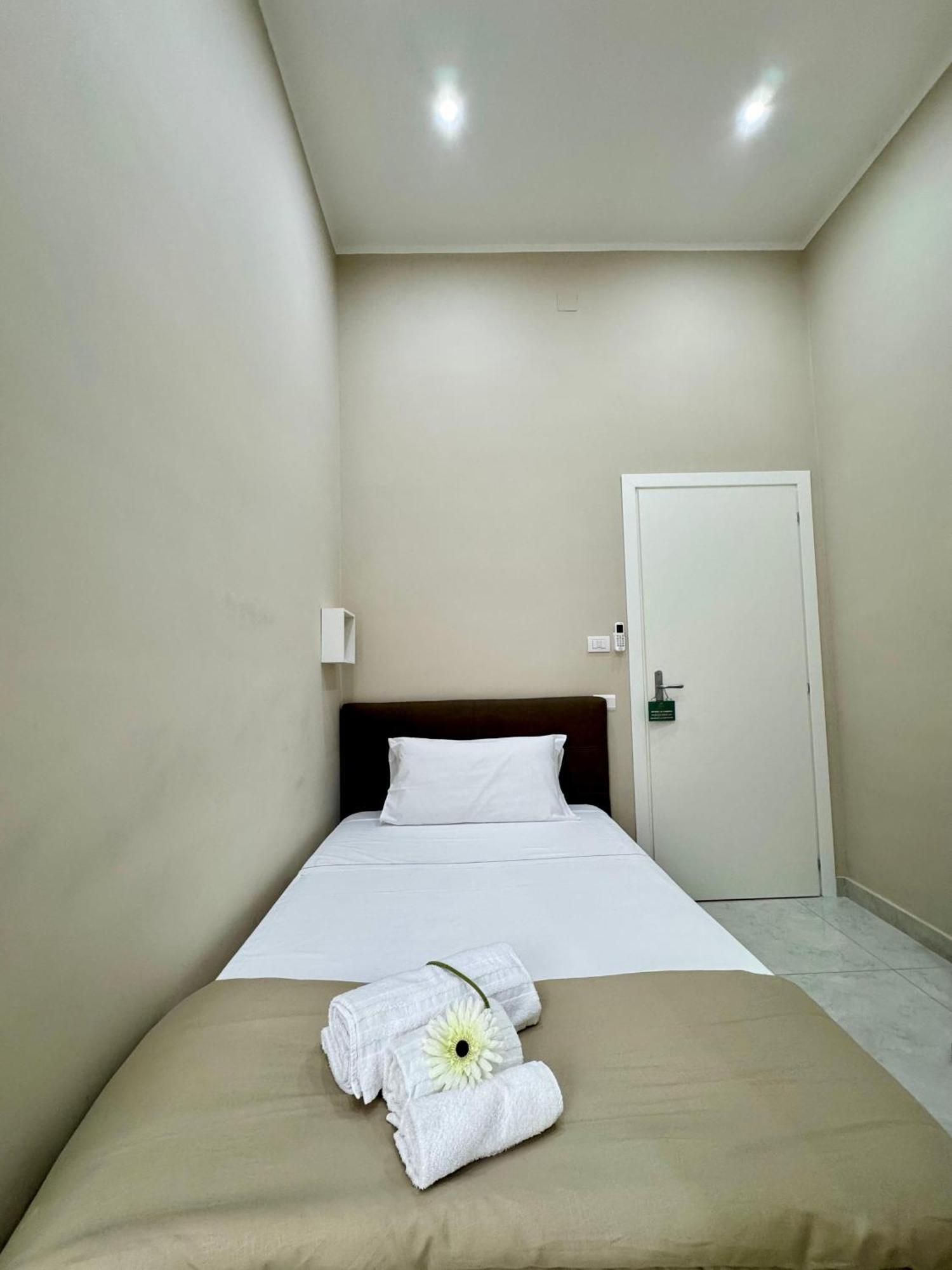 Single Room Private Bathroom