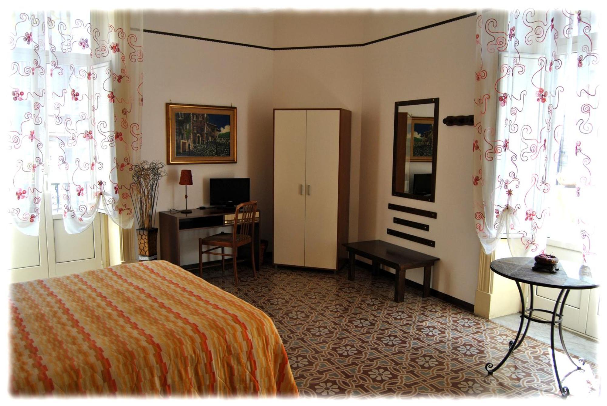 Deluxe Double Room Private Internal Bathroom