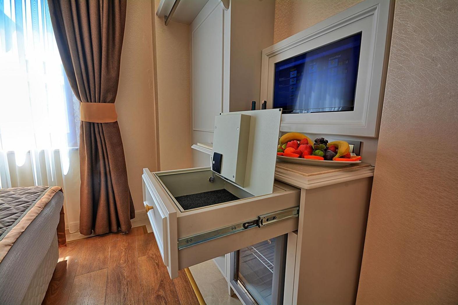 Deluxe Triple Room
