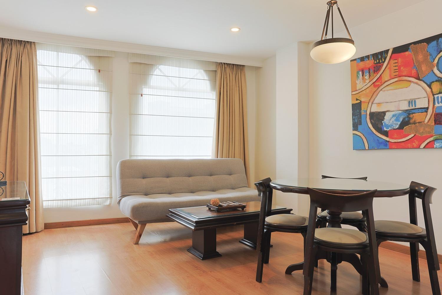One-Bedroom Apartment