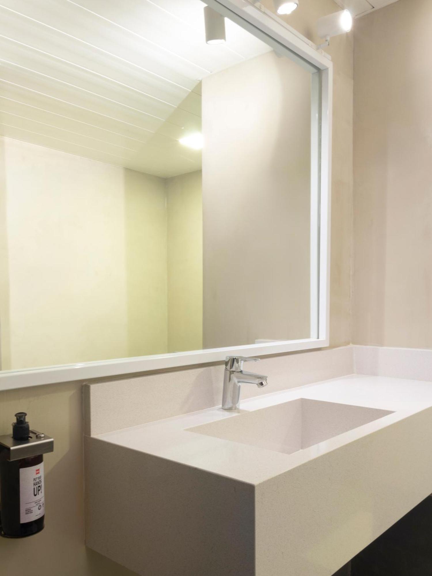 Standard Room Four Single Beds