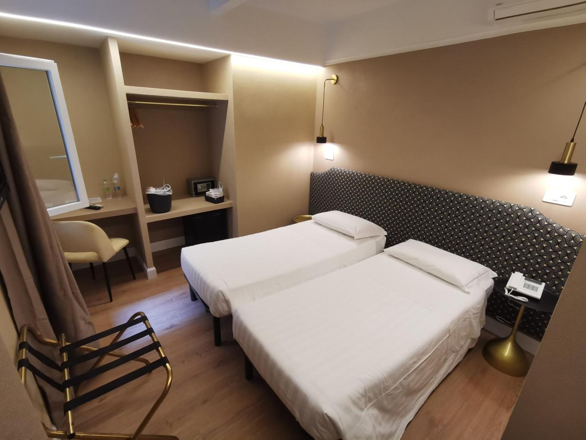 Deluxe Double or Twin Room