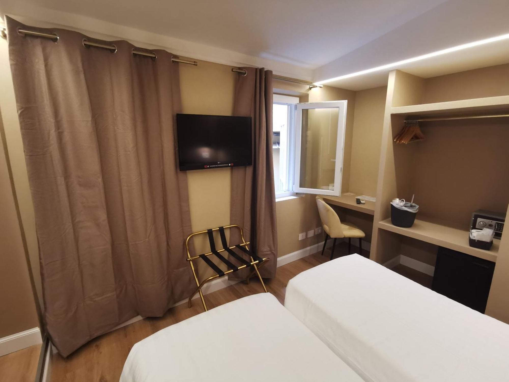 Deluxe Double or Twin Room