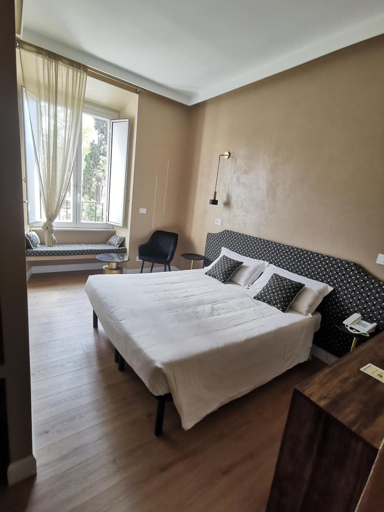 Deluxe Double or Twin Room