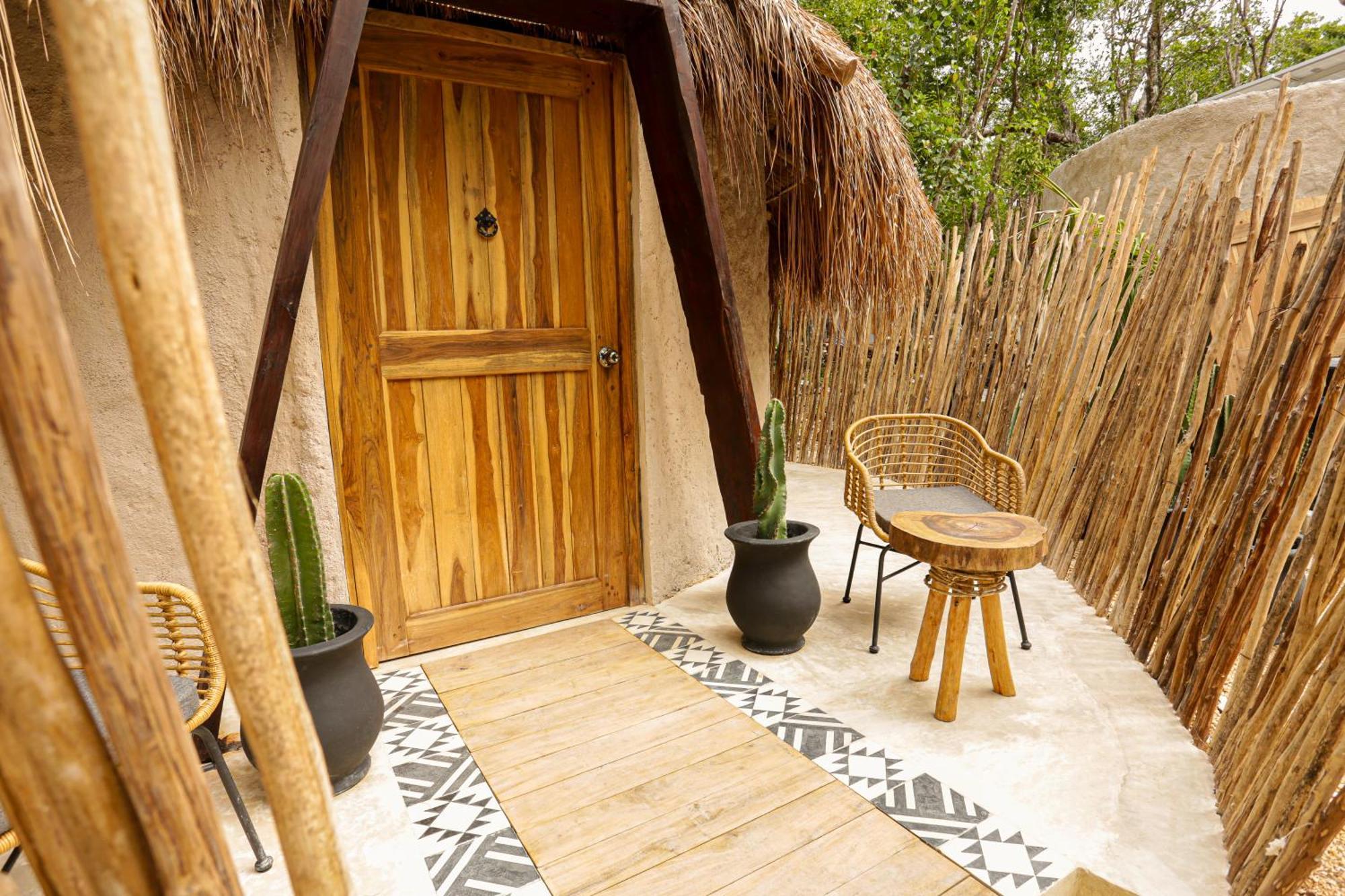 Bungalow Patio