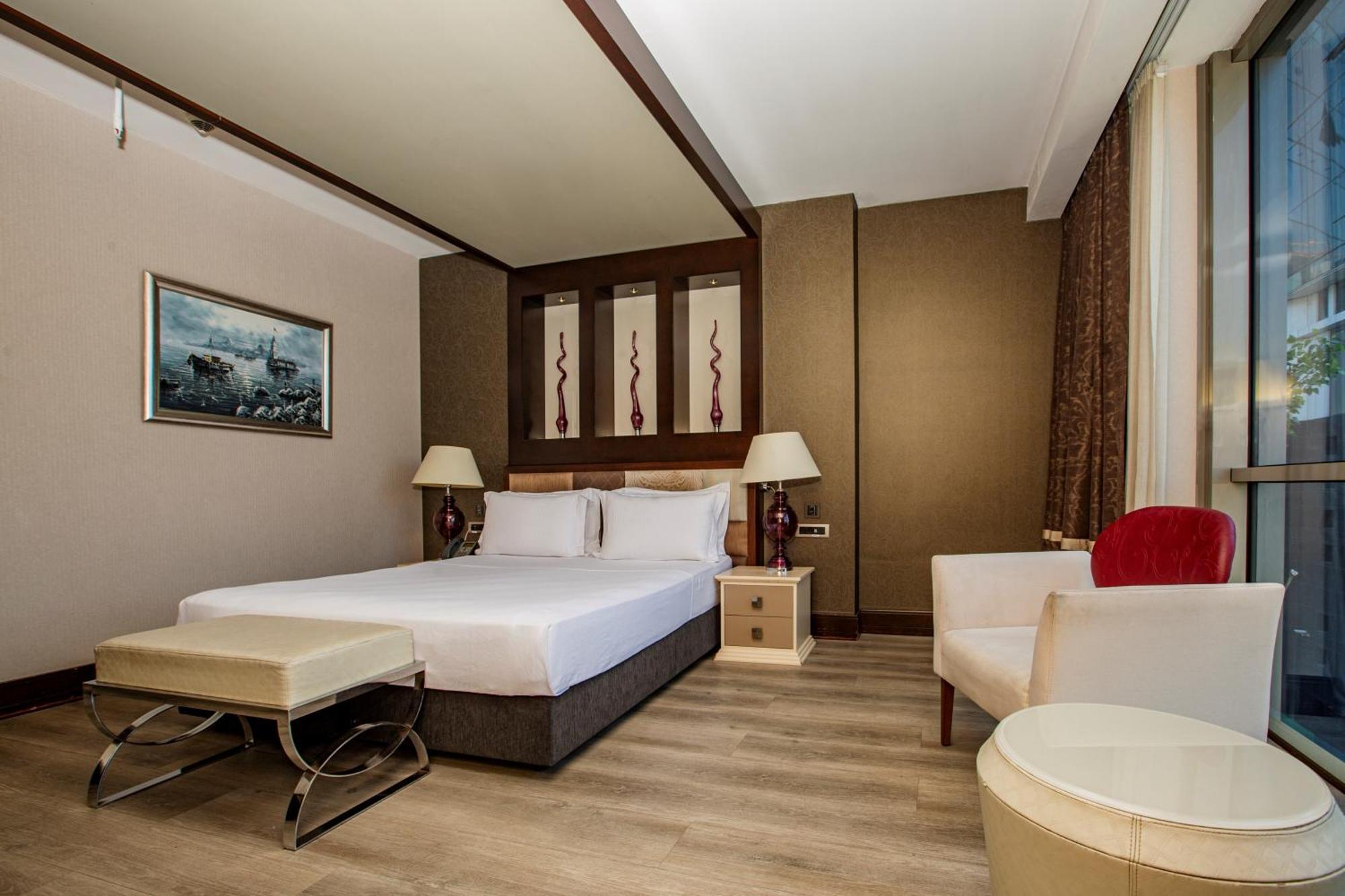 Deluxe King Room With Balcony