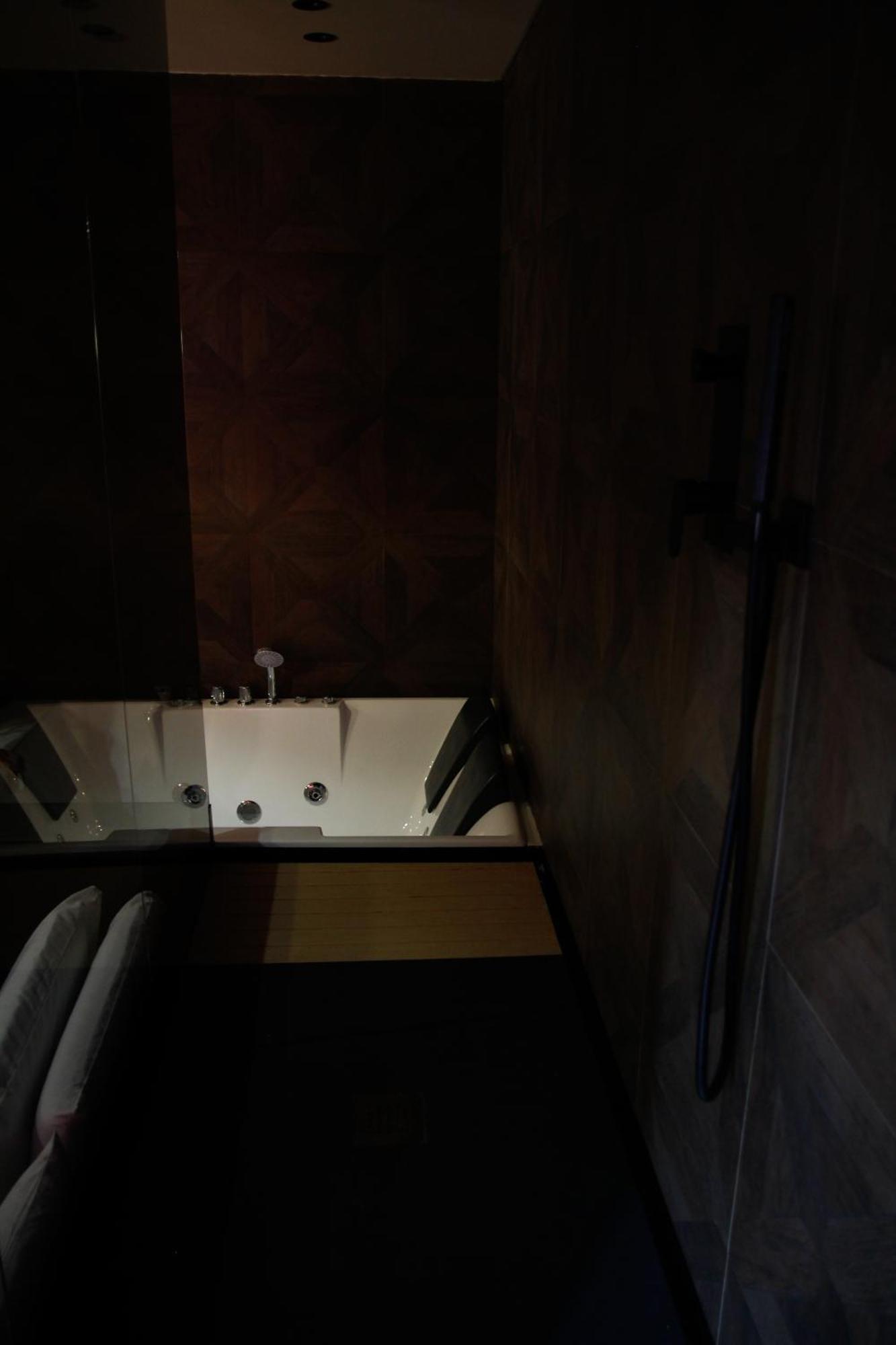 Queen Room Spa Bath