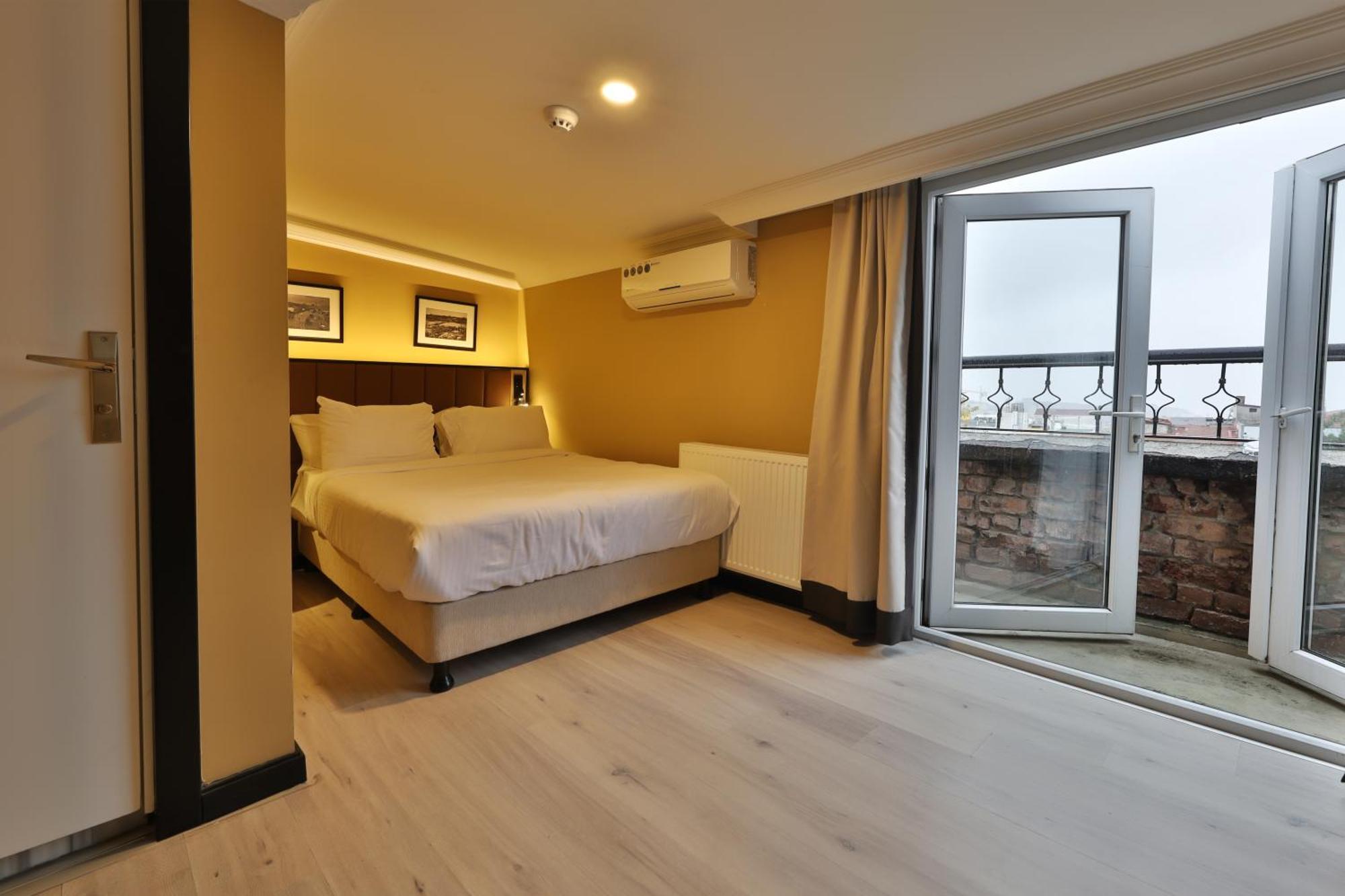 Double Room with Balcony