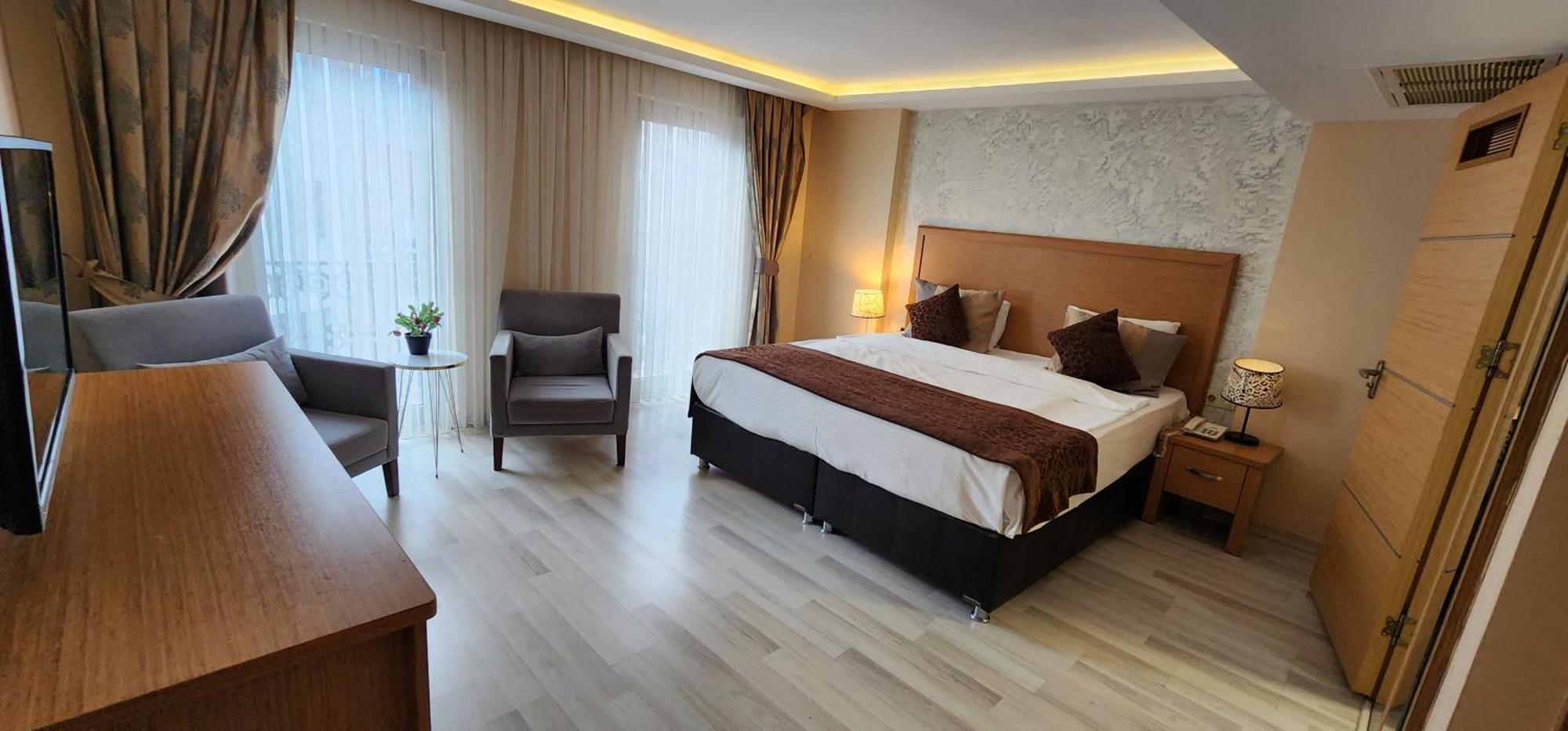 Superior Queen Room