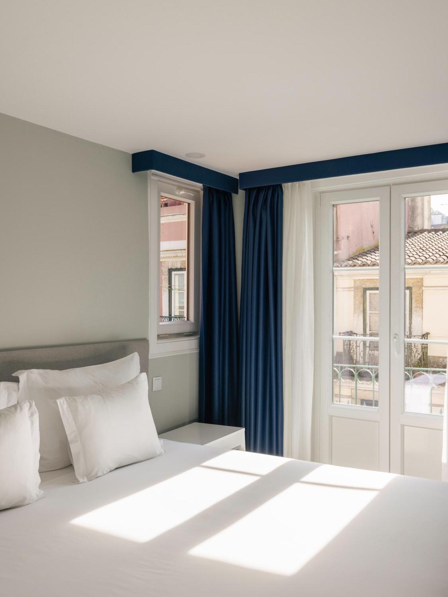 Premium Suite Balcony & City View