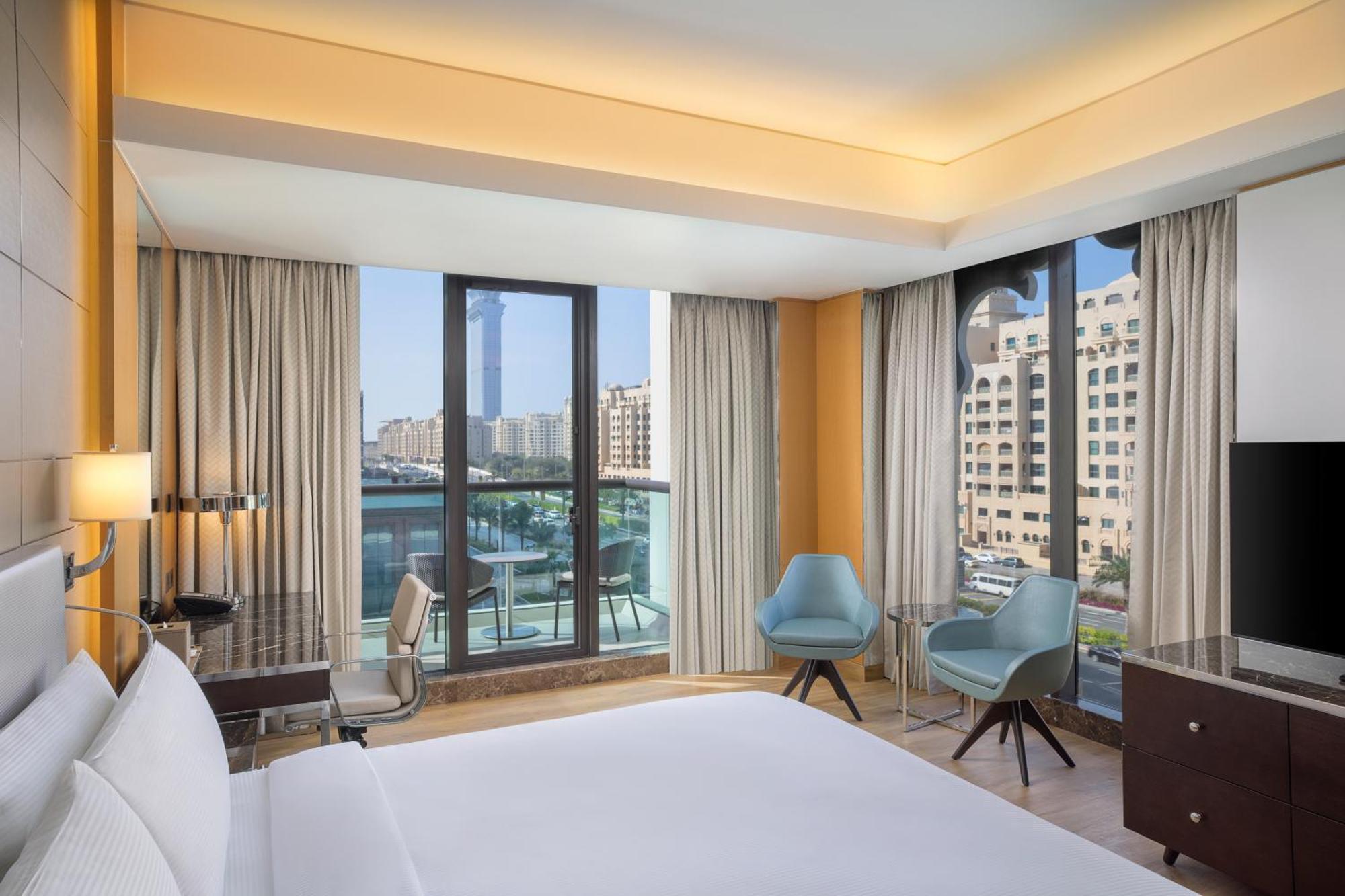 King Corner Executive Room Balcony Lounge Access