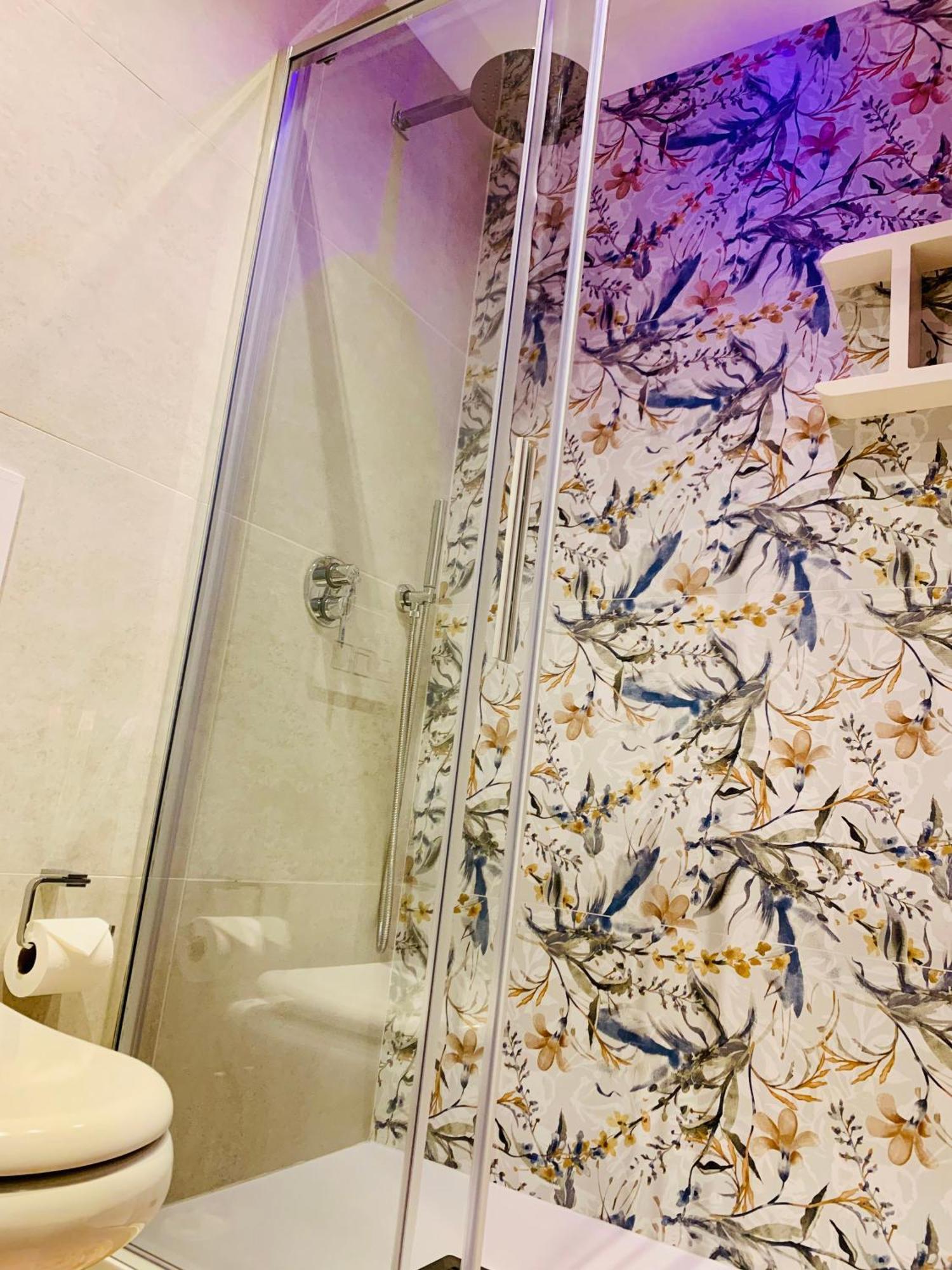 Deluxe Double Room Private Internal Bathroom