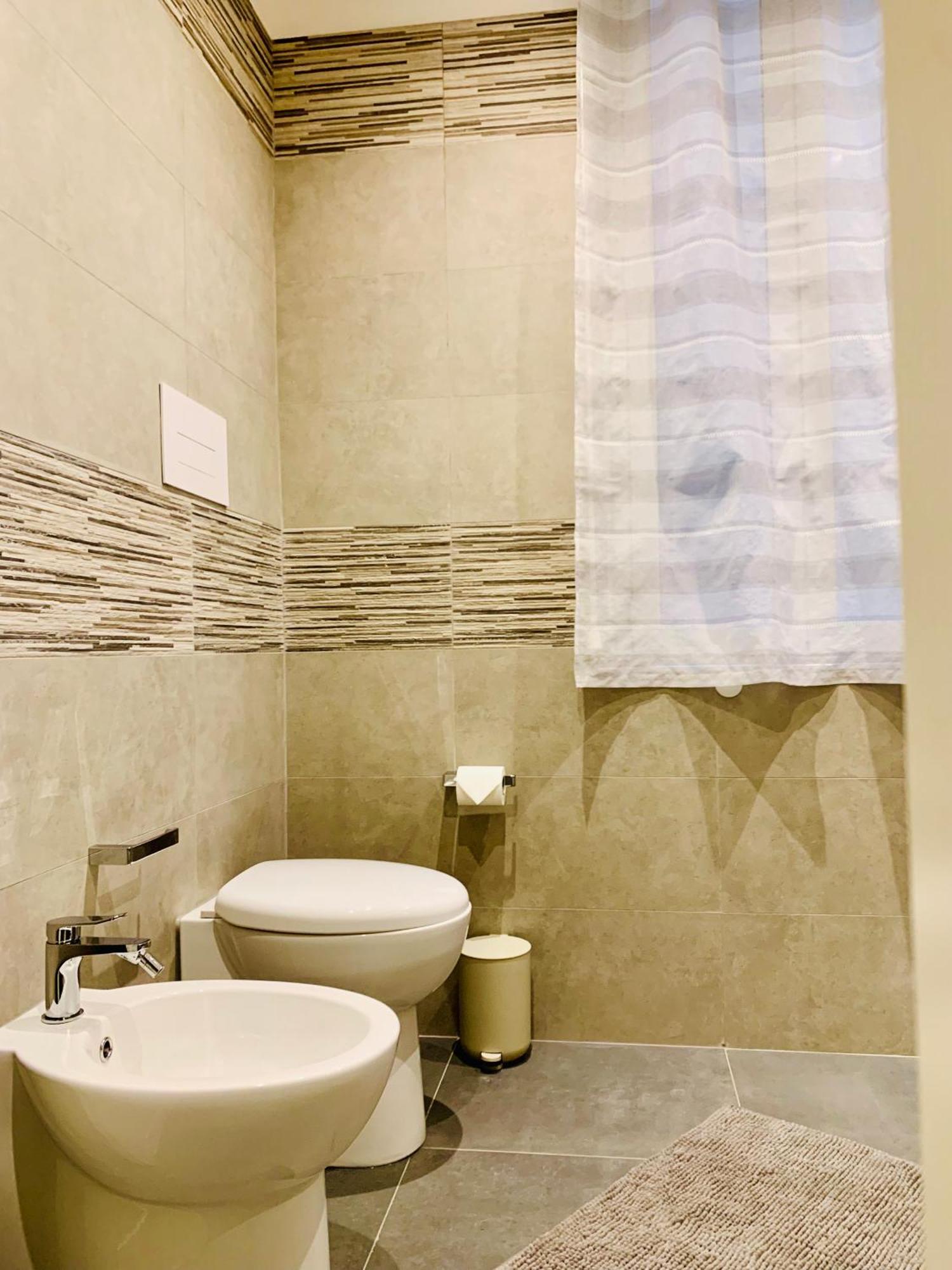Double or Twin Room Private External Bathroom