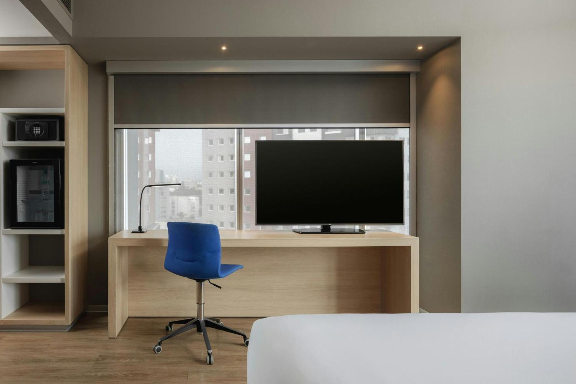 Grand Deluxe King Room