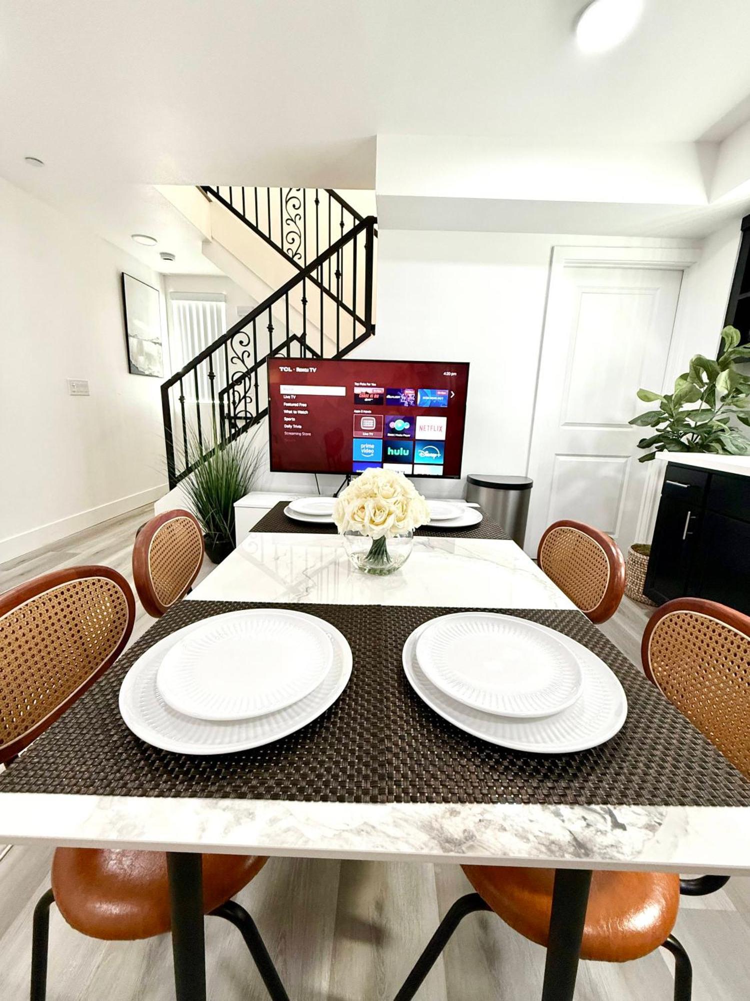 Four-Bedroom Deluxe Apartment