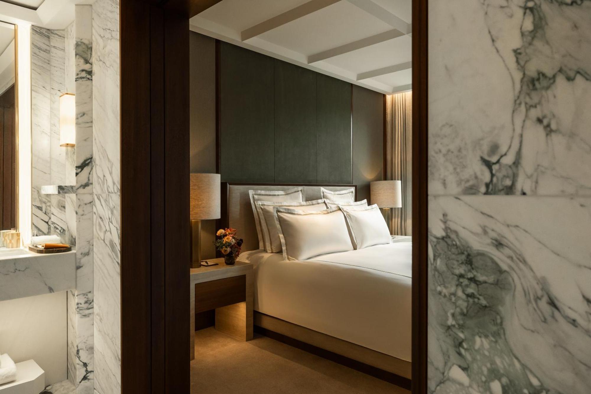 Grand Premier Grosvenor Suite