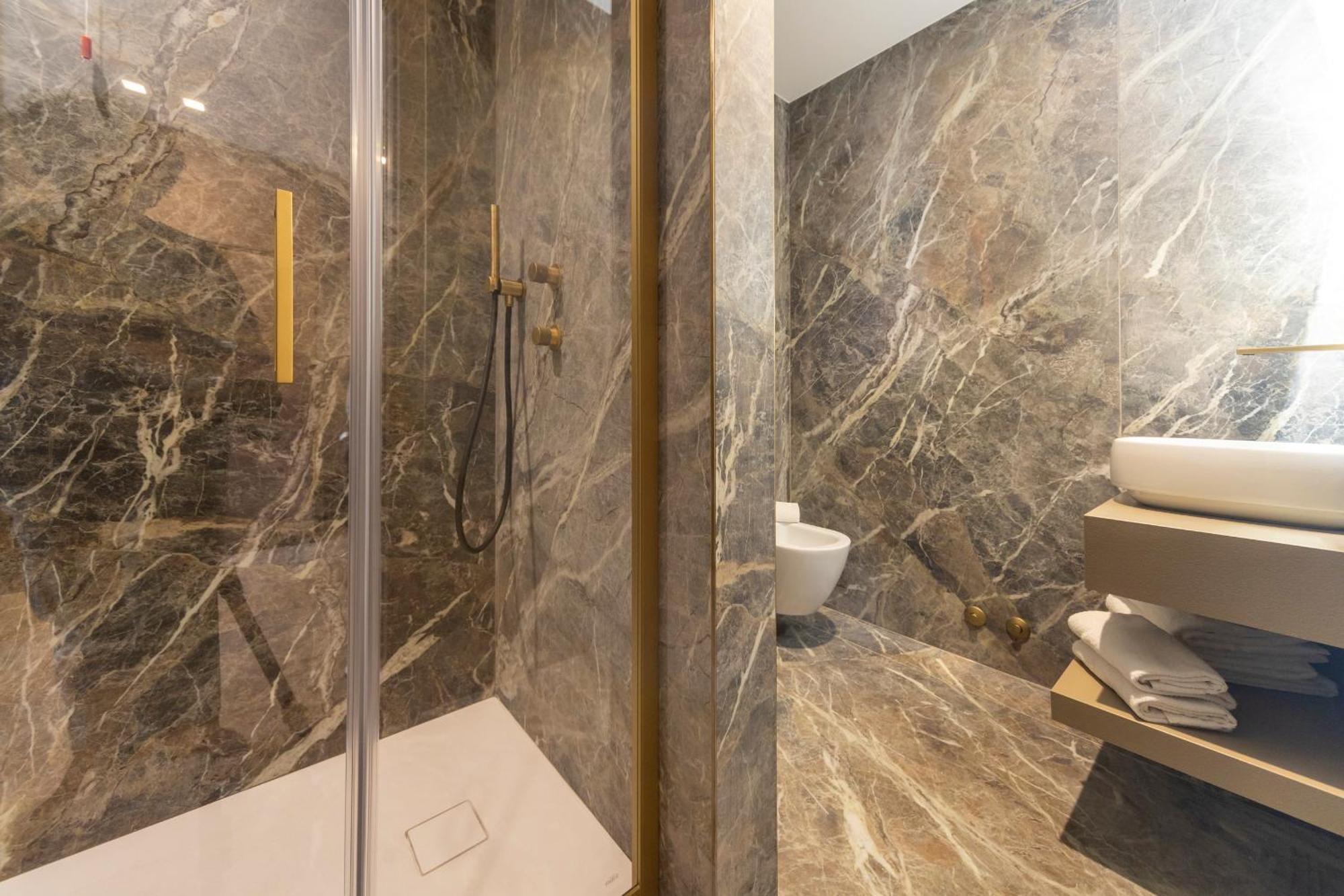 Exclusive Suite Spa Bath,1663747477:JPEG
