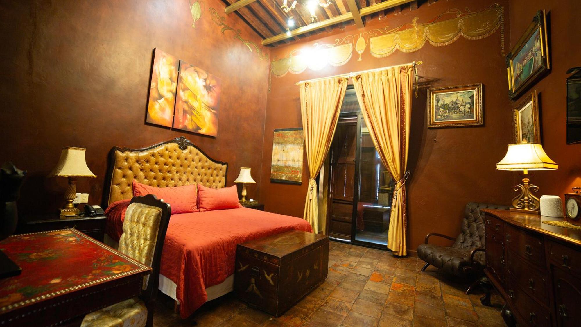 Deluxe Suite