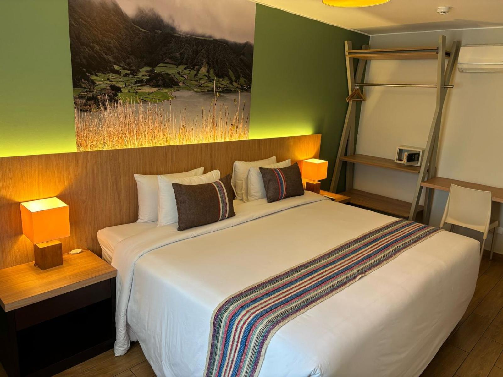 Queen Room