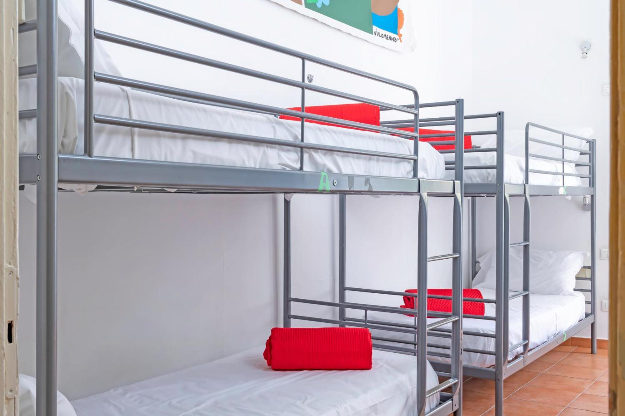 Bed 4-Bed Mixed Dormitory Room
