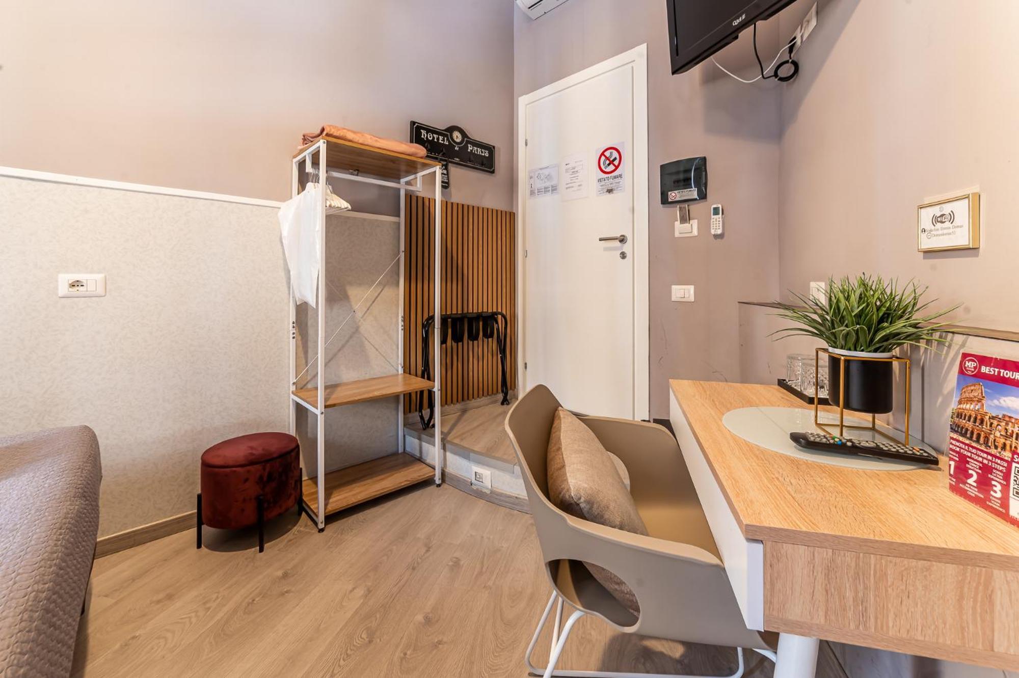 Small Double Room,1666656109:JPEG