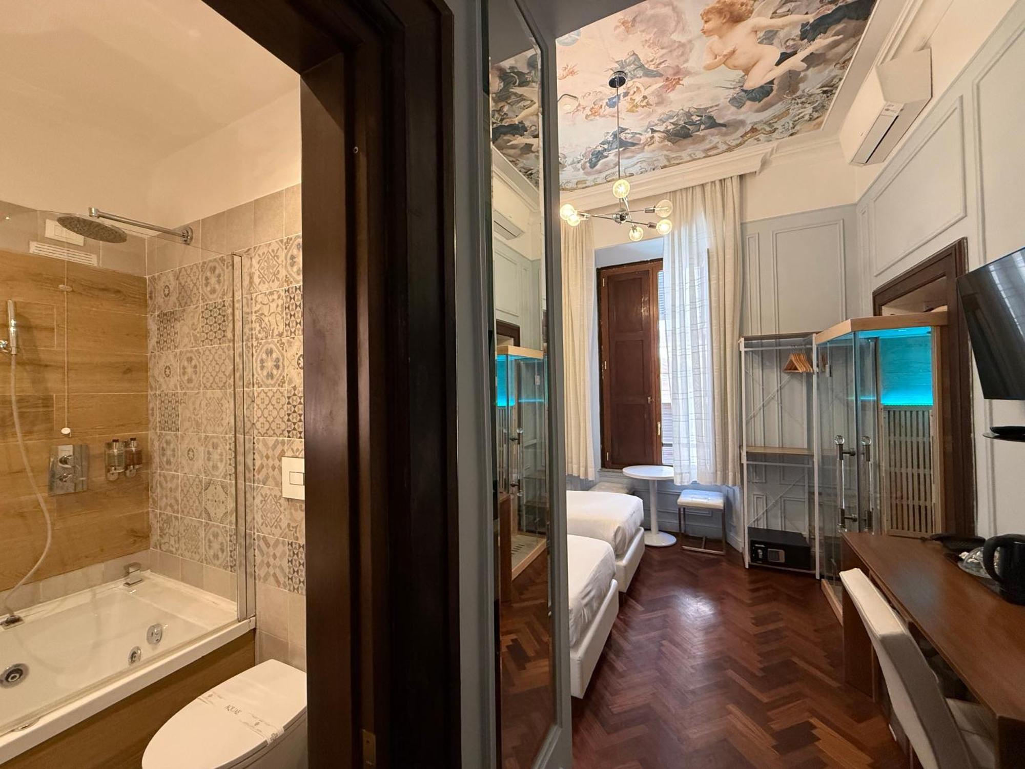 Senior Suite Spa Bath Sauna
