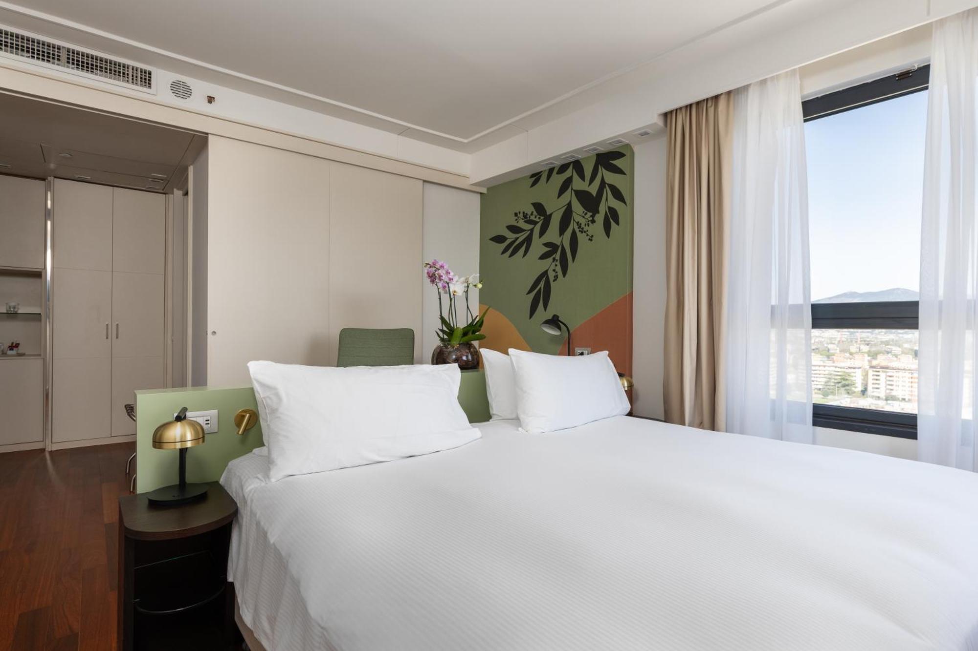 Executive King Corner Room City View