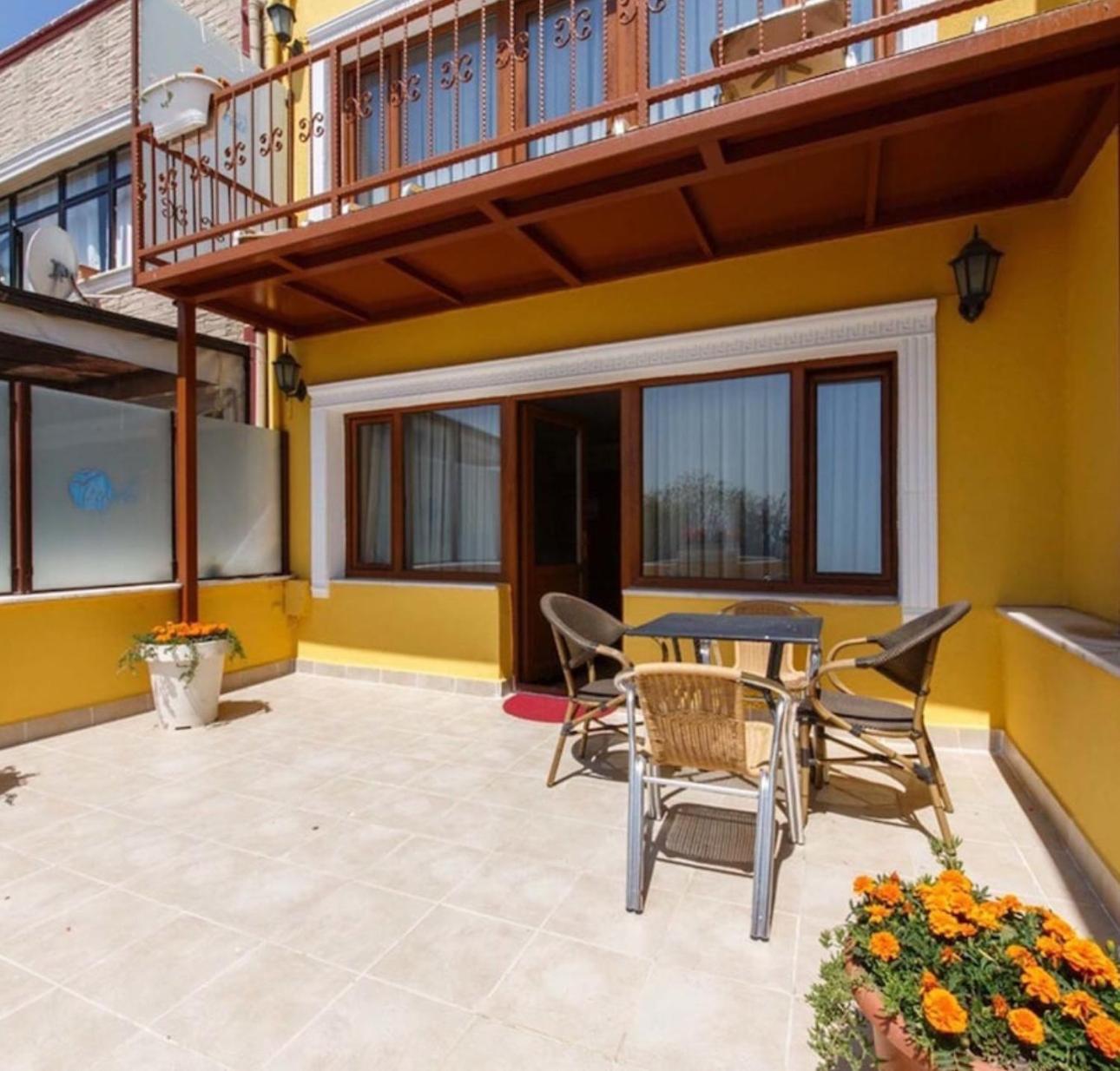 Standard Triple Room with Sea View