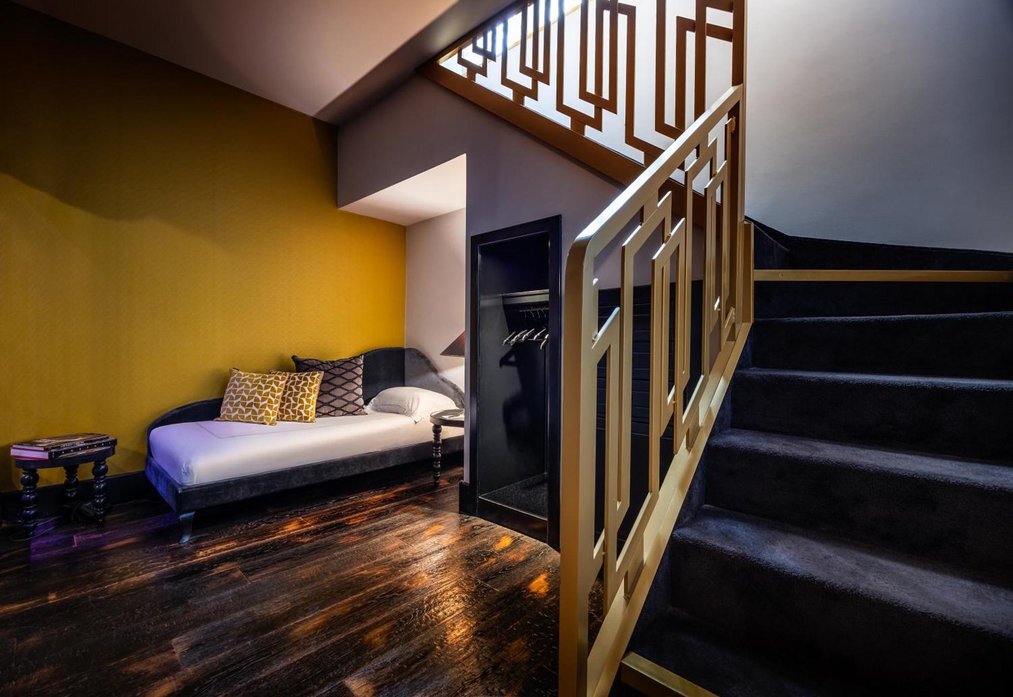 Quadruple Room Split Level